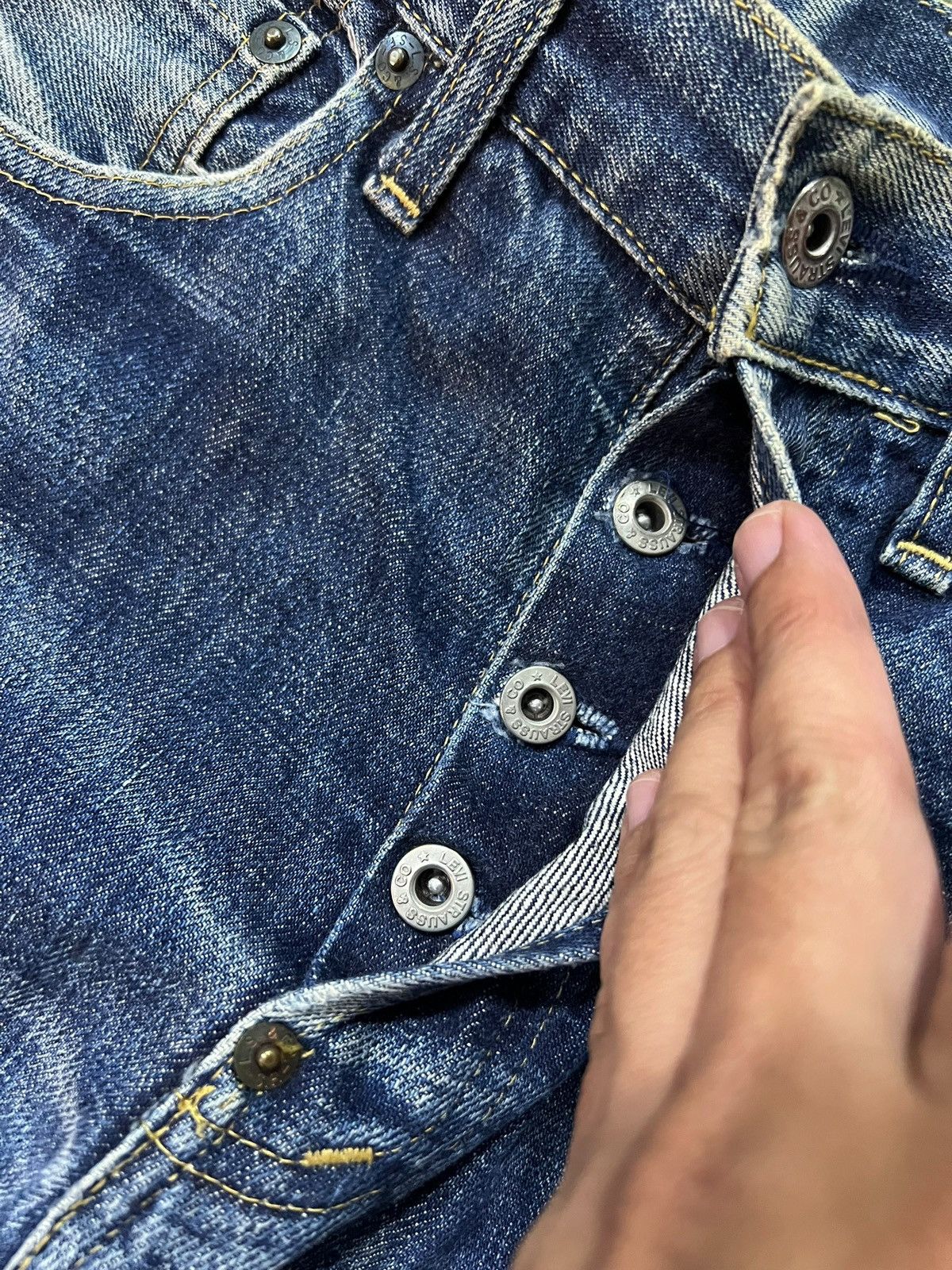 Levi's LEVI’S 702 BIG E BACKLE BACK SELVEDGE FADED DISTRESSED JEAN Size US 28 / EU 44 - 15 Thumbnail