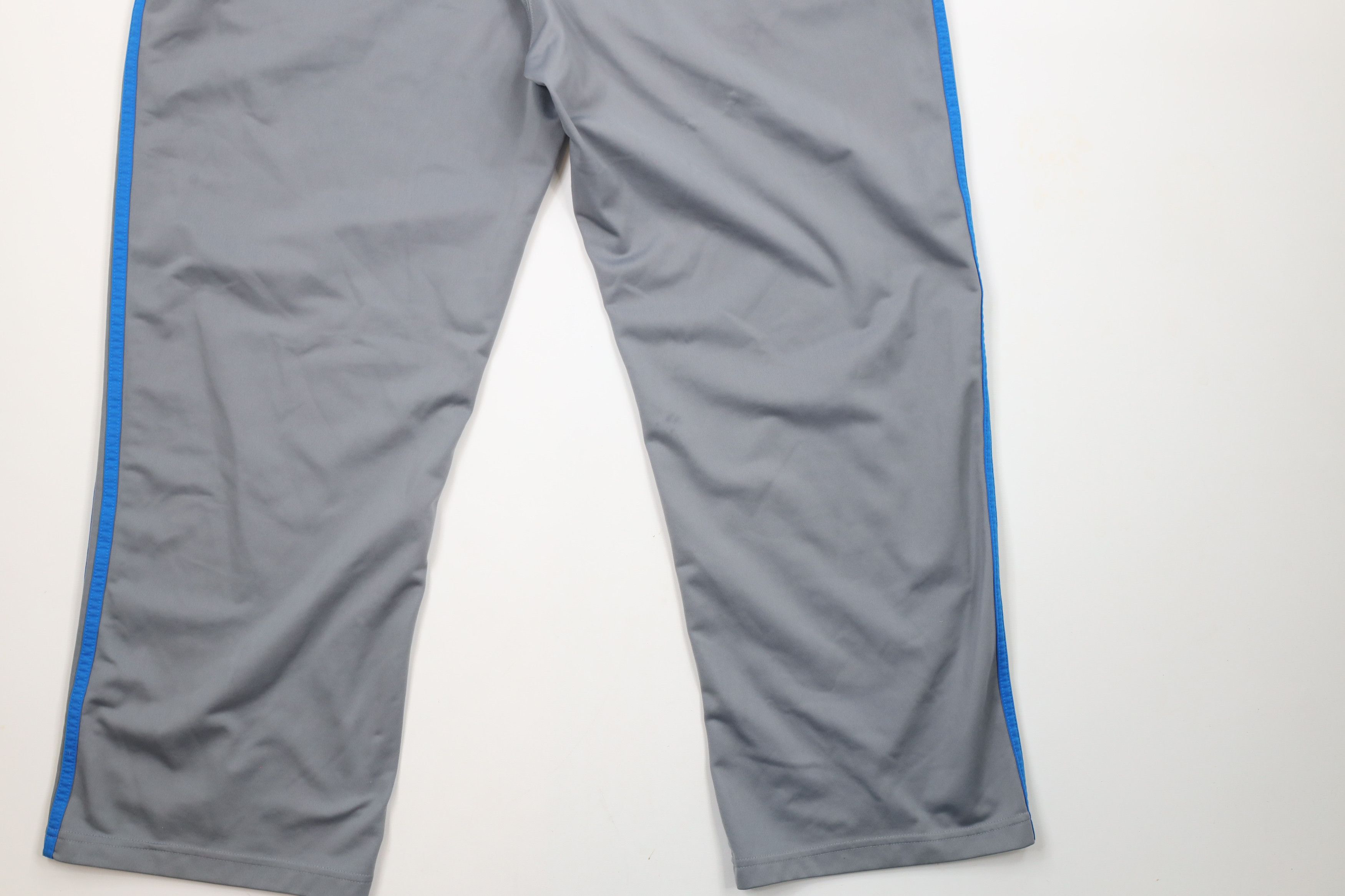 Adidas Vintage Adidas Striped Wide Leg Sweatpants Pants Gray Size US 36 / EU 52 - 12 Thumbnail