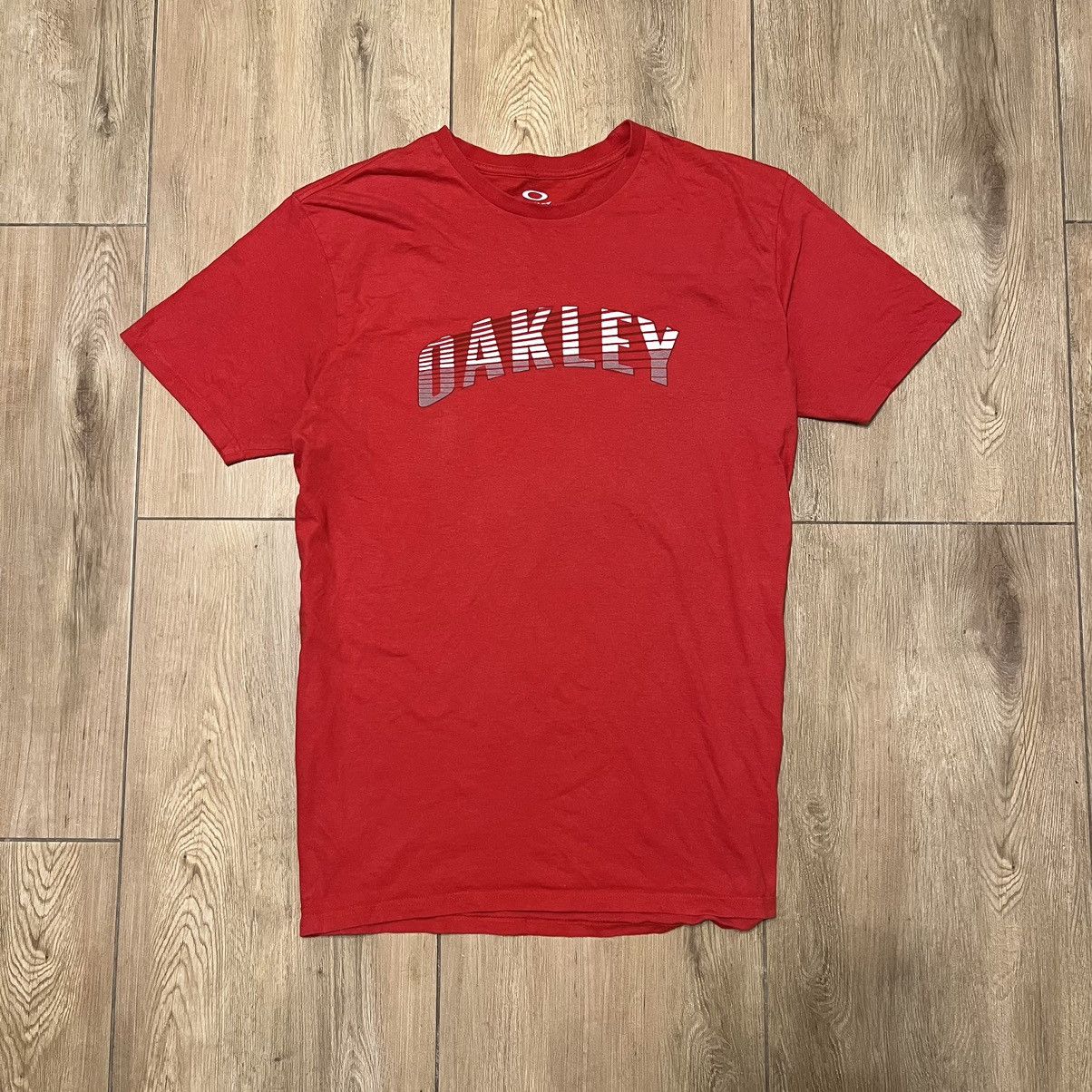 Other Vintage Oakley Big Logo T-Shirt Size US XL / EU 56 / 4 - 1 Thumbnail