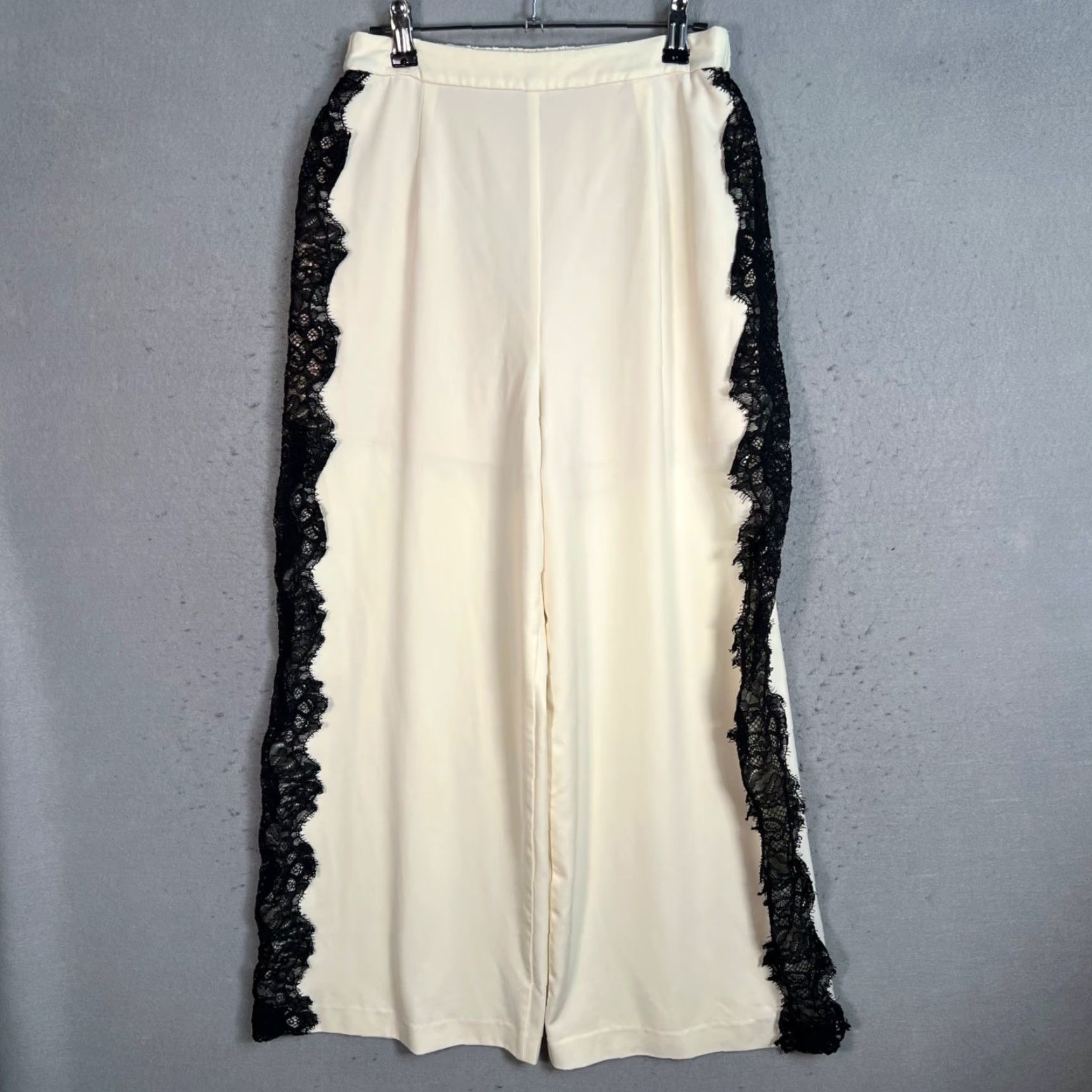 LE CIEL BLEU VINTAGE Le Ciel Bleu Womens Wide-Leg Trousers With Black Lace Trim Size 36 White Pants Dress Pants Womens 36 Bleu Lace Trim Wide-Leg Trousers Size ONE SIZE - 2 Thumbnail
