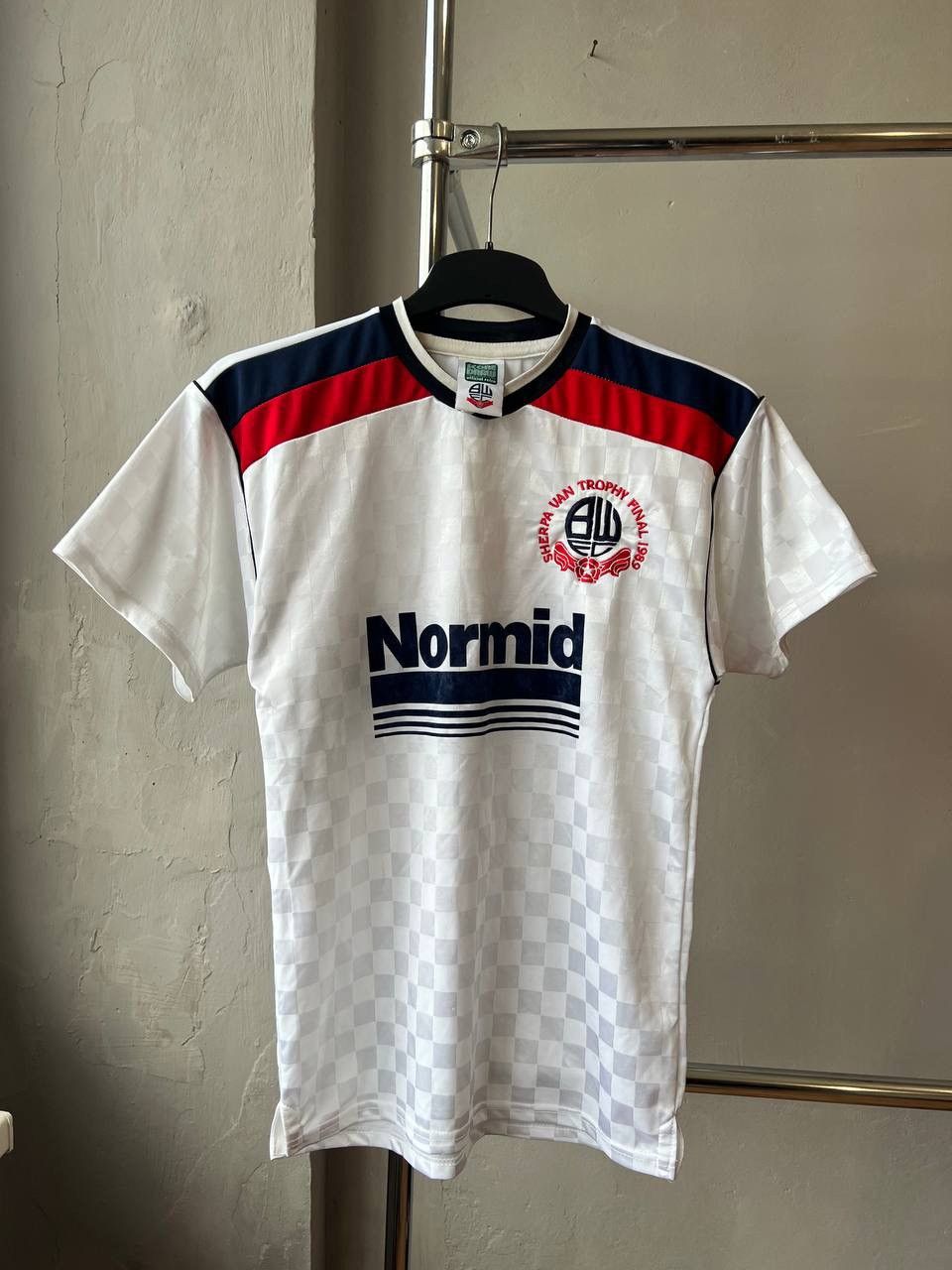 Vintage 1989 BOLTON WANDERERS RETRO REMAKE HOME SOCCER JERSEY SHIRT Size US S / EU 44-46 / 1 - 4 Thumbnail