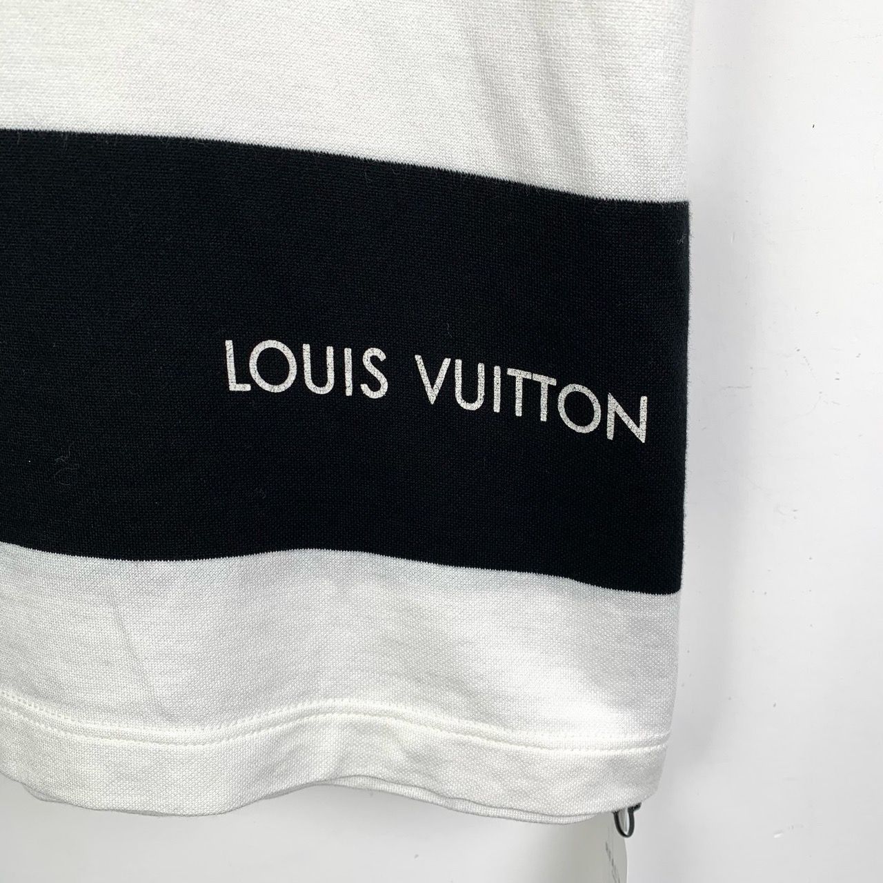Louis Vuitton Louis Vuitton Logo-Printed Round-Neck Black and White Strip Size US S / EU 44-46 / 1 - 2 Thumbnail