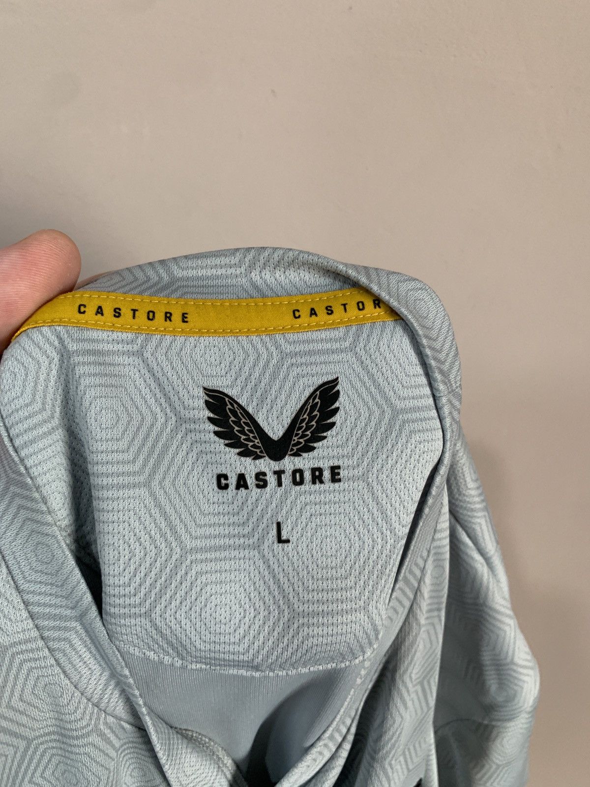 Other Wolverhampton Training Football Shirt Castore Soccer Jersey Size US L / EU 52-54 / 3 - 6 Thumbnail