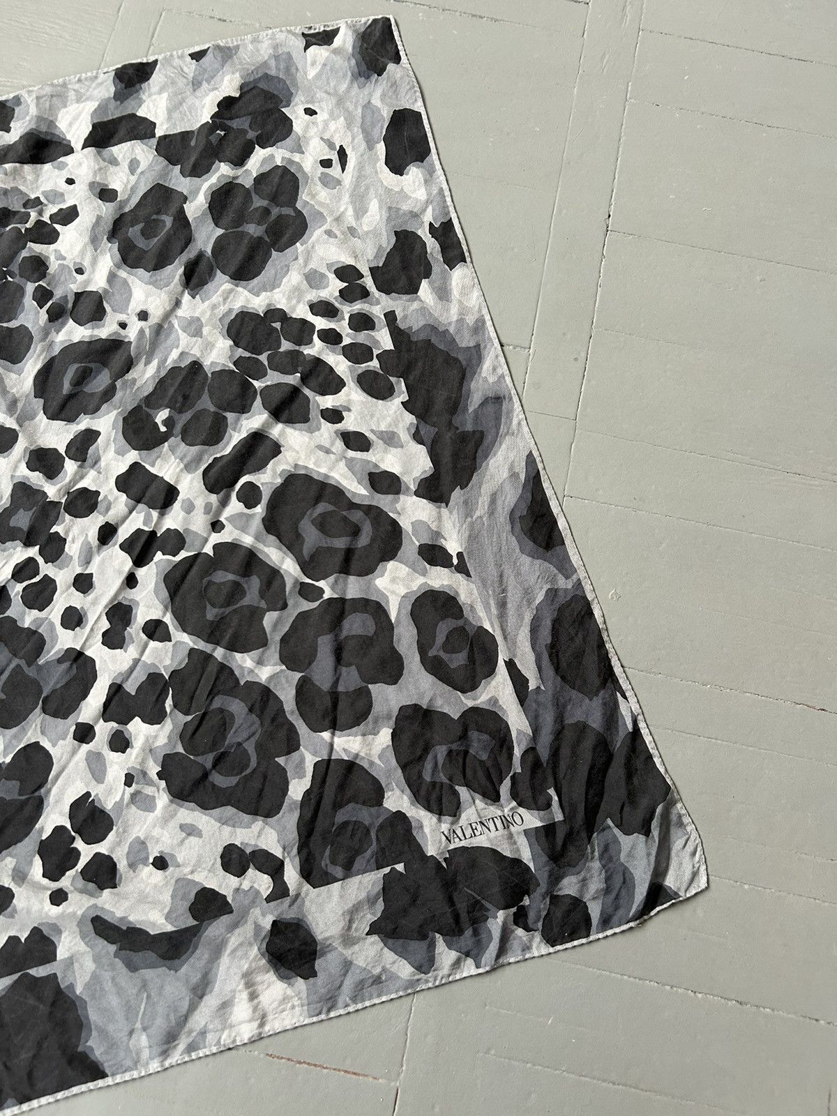 Valentino Valentino silk scarf Size ONE SIZE - 3 Thumbnail