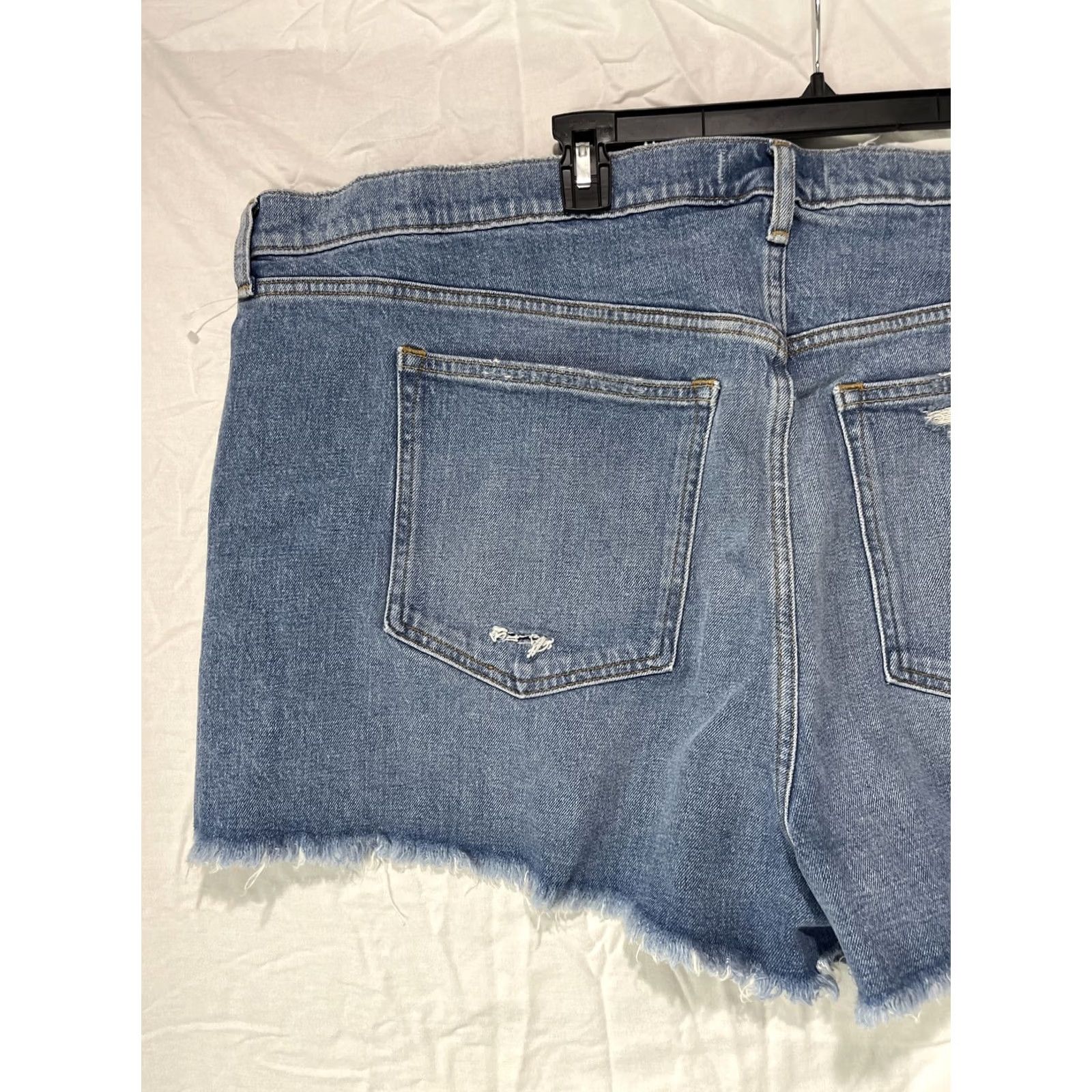 Abercrombie & Fitch Abercrombie & Fitch Shorts Womens 37 24 Denim The Mom High Rise Distressed Hem Blue 5-Pocket Classic Casual Womens Size 25" / US 0 / IT 36 - 6 Thumbnail