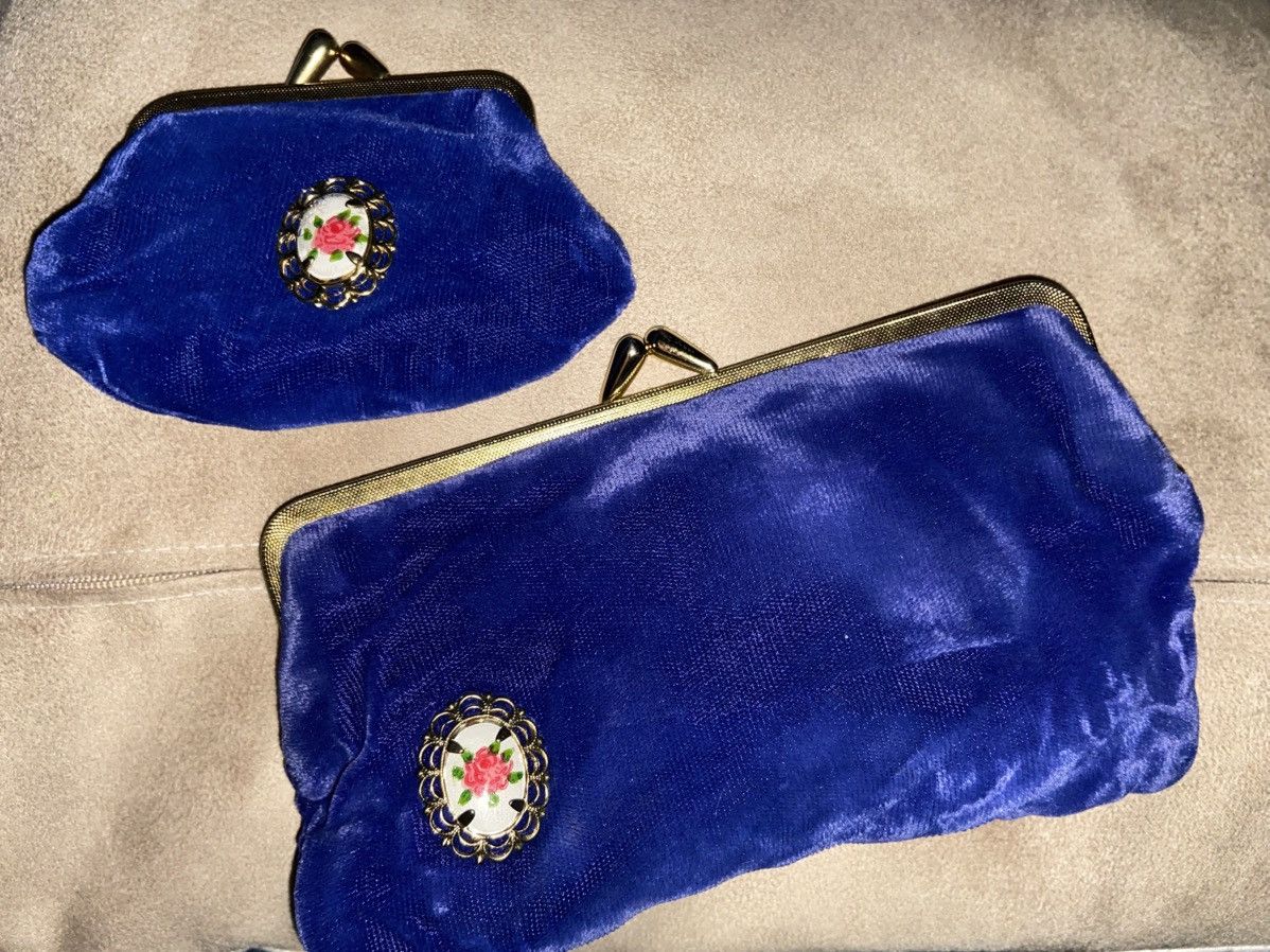 Vintage Beautiful Lady's wallet coin Broaches - velvet royal blue Size ONE SIZE - 6 Thumbnail