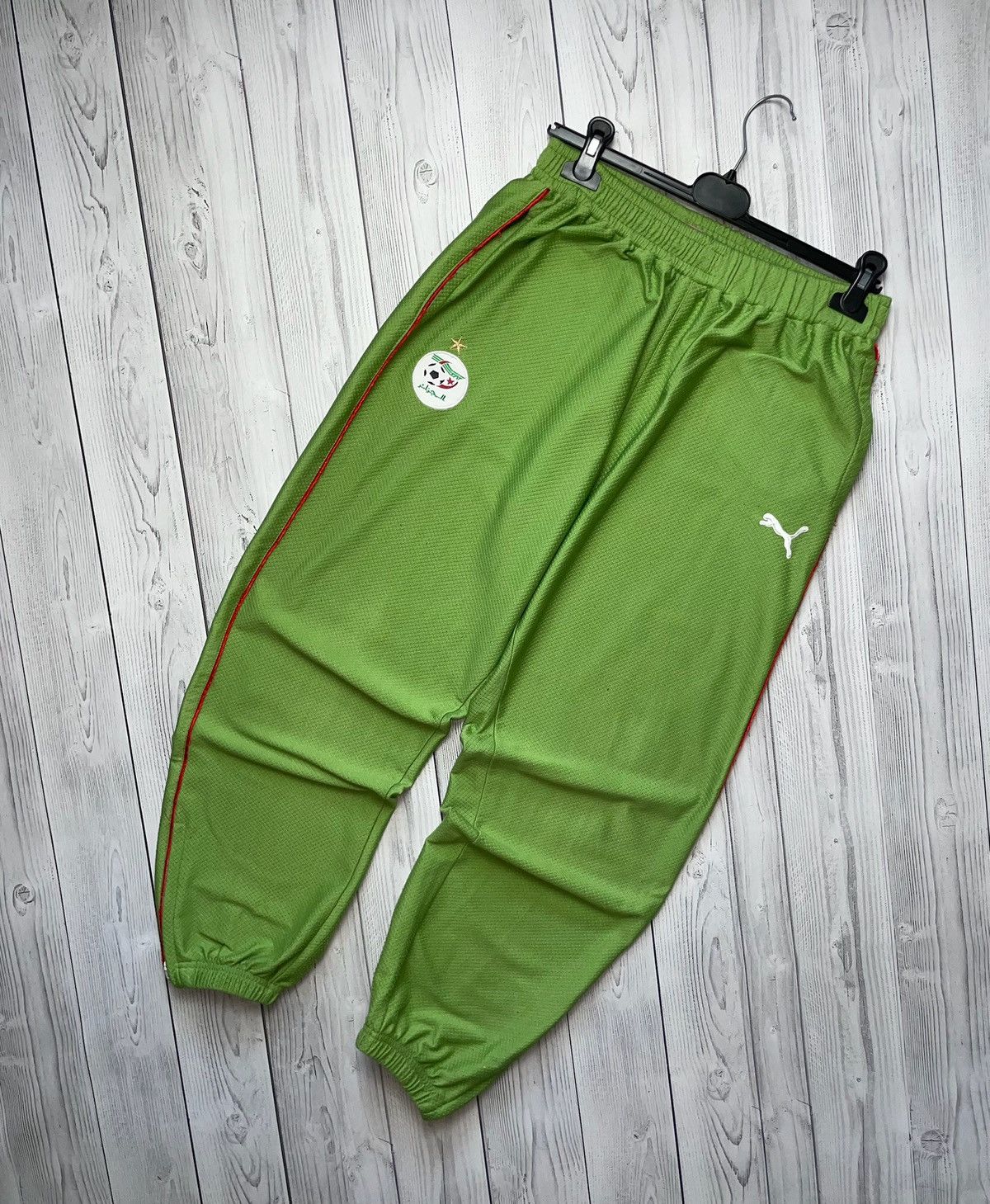 Vintage Vintage Algeria soccer pants green rare size L logo Size US 33 - 1 Thumbnail