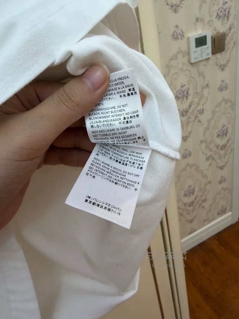 Balenciaga Balenciaga T-Shirt, Mosaic Size US XS / EU 42 / 0 - 4 Thumbnail