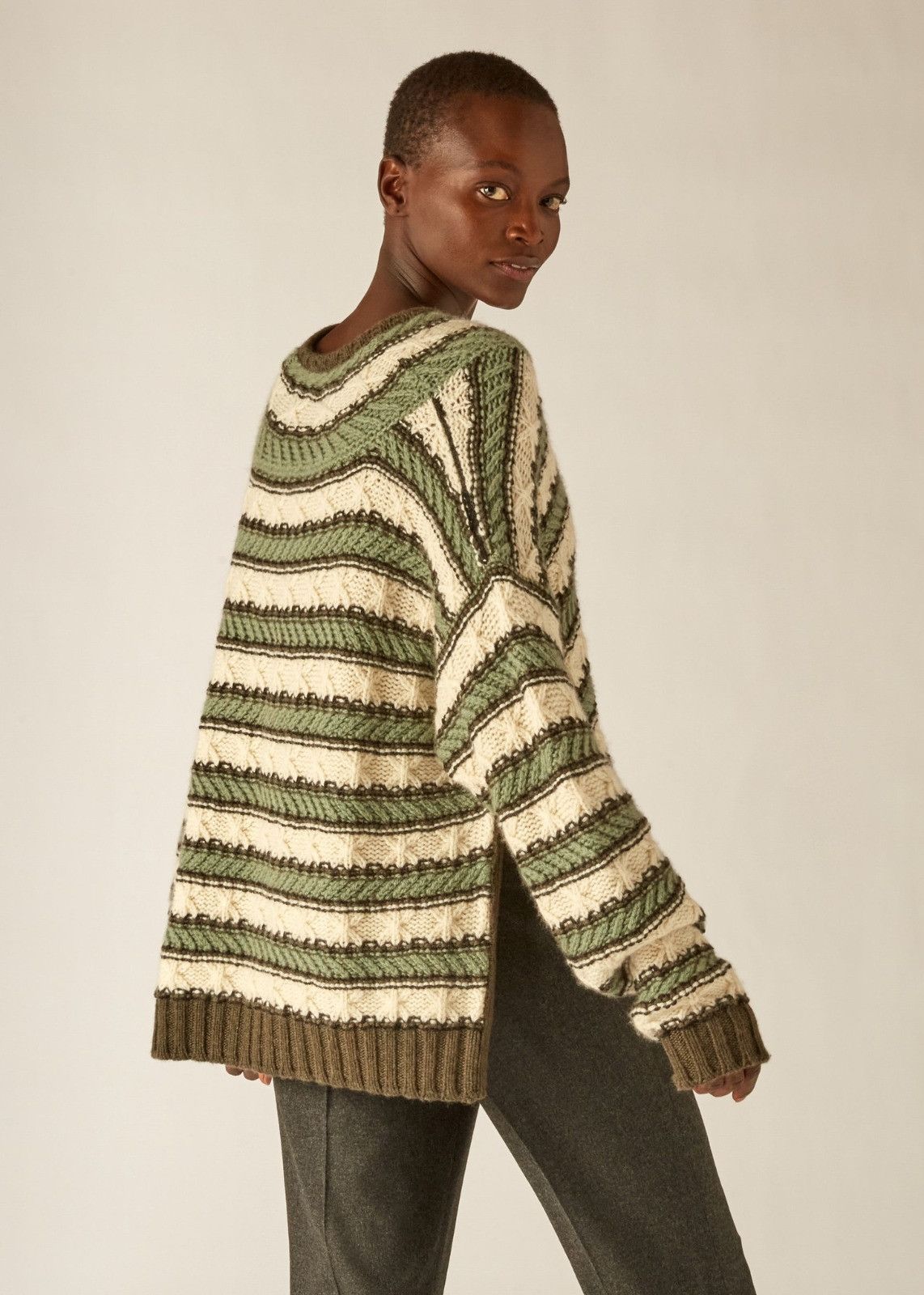 Loro Piana o1srvl11e0125 Cheviot Hills V-Neck Sweater in Multicolor Size L / US 10 / IT 46 - 3 Thumbnail