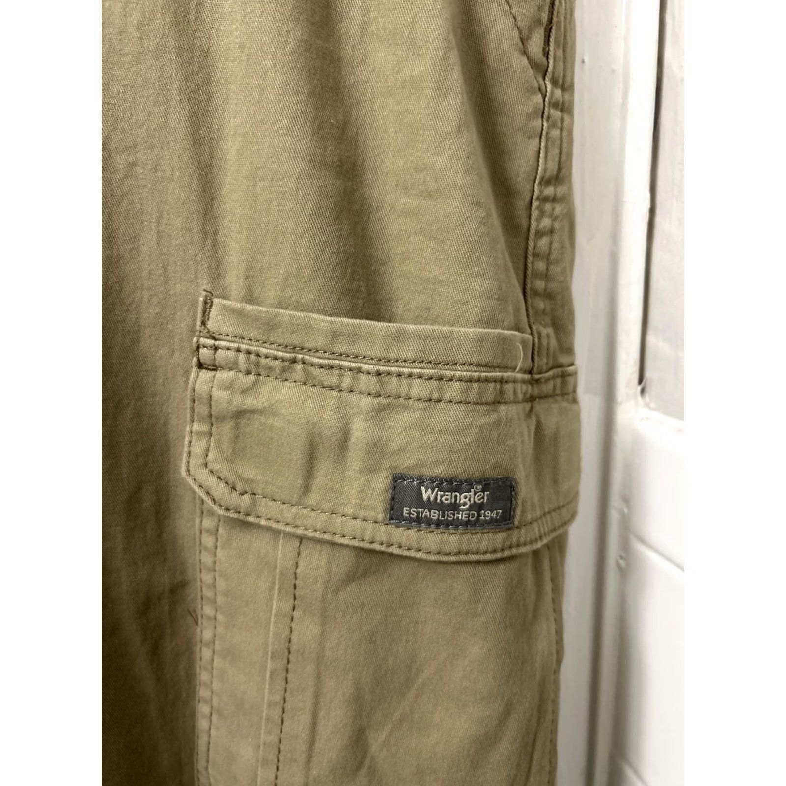 Wrangler VINTAGE Wrangler Five Star Cargo Pants Mens 40x30 Tan Brown Cotton Relaxed Fit Zipper Logo Flat Front Pockets Straight Leg NWT Size US 40 / EU 56 - 4 Thumbnail