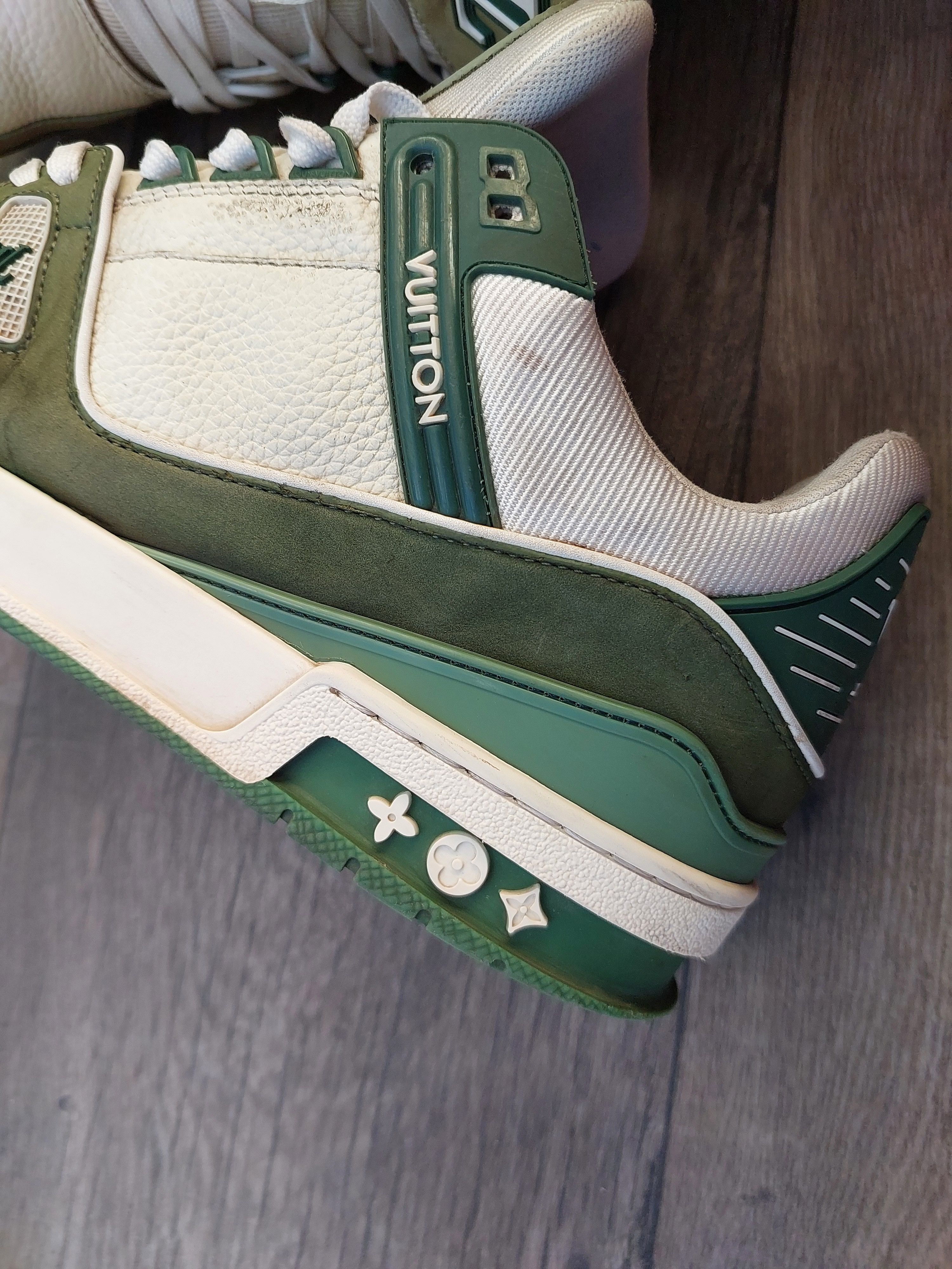 Louis Vuitton Louis Vuitton Green and White Trainer Sneaker -2508 Size US 10 / EU 43 - 7 Thumbnail