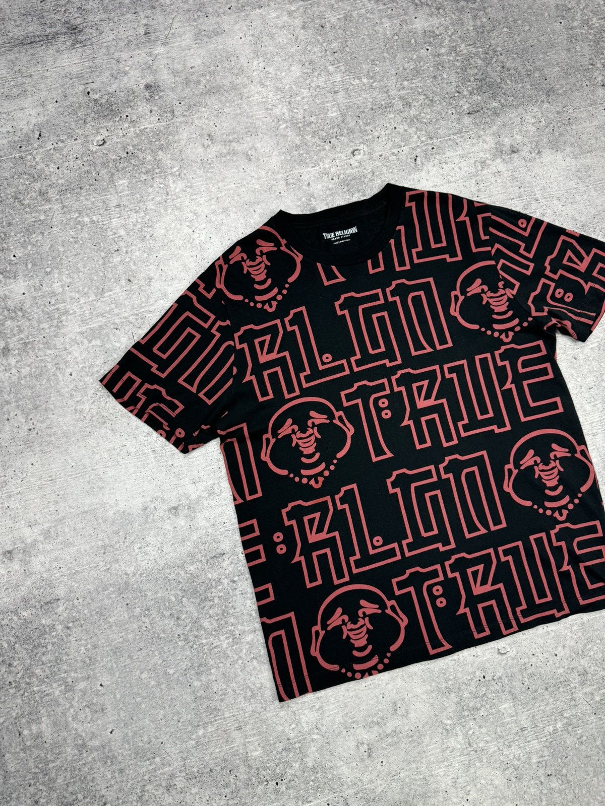 True Religion Vintage True Religion Big Monogram Logo Multilogo T-Shirt Size US L / EU 52-54 / 3 - 2 Thumbnail