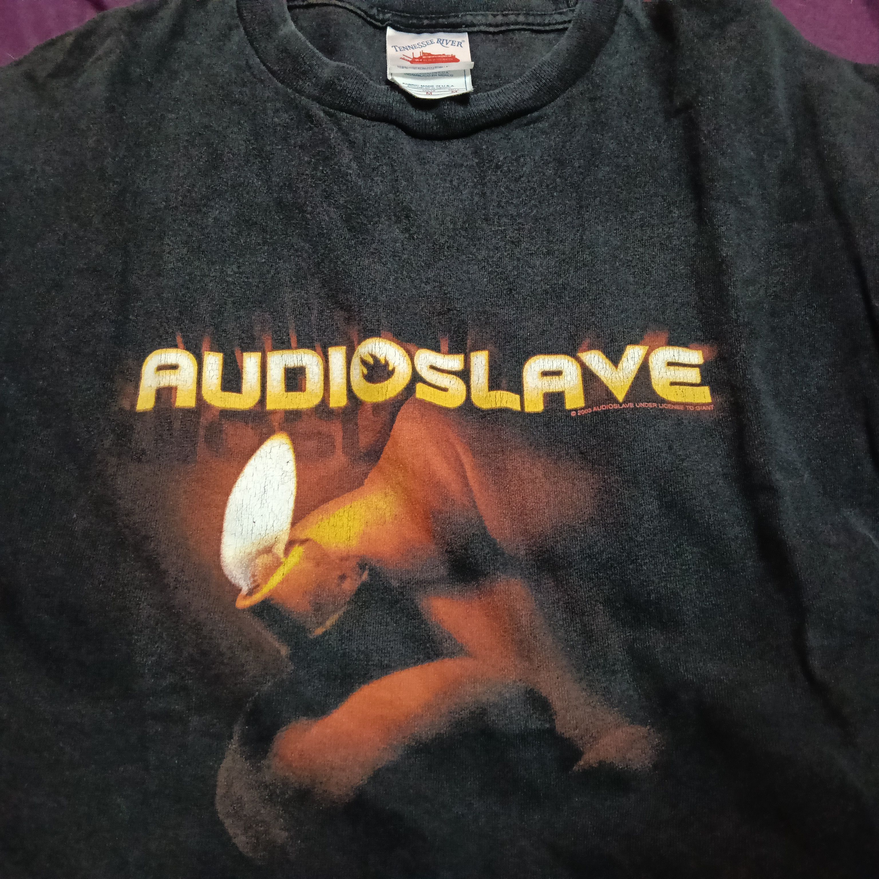 Vintage Vintage Y2K Audioslave Band T Shirt Size US M / EU 48-50 / 2 - 2 Thumbnail