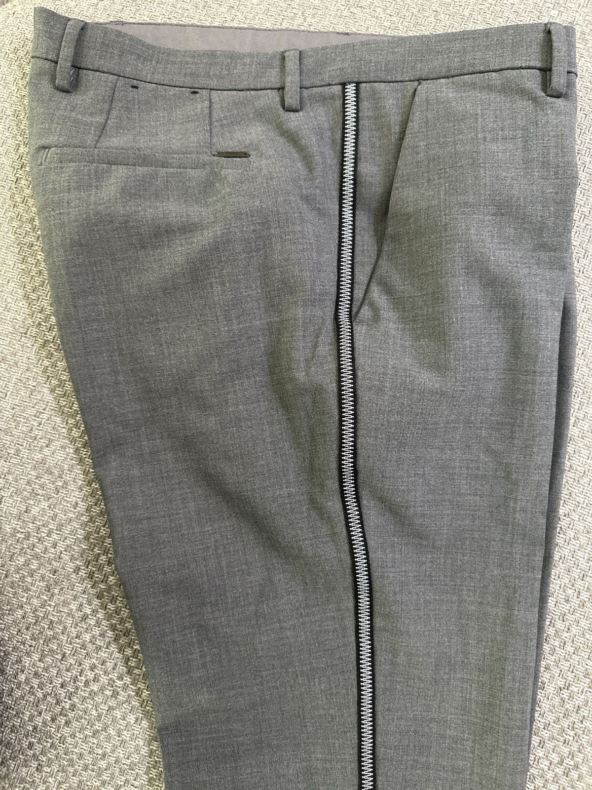Hugo Boss Hugo Boss Charcoal Trousers w/Stripe 34R – Tailored Fit Size US 34 / EU 50 - 2 Thumbnail