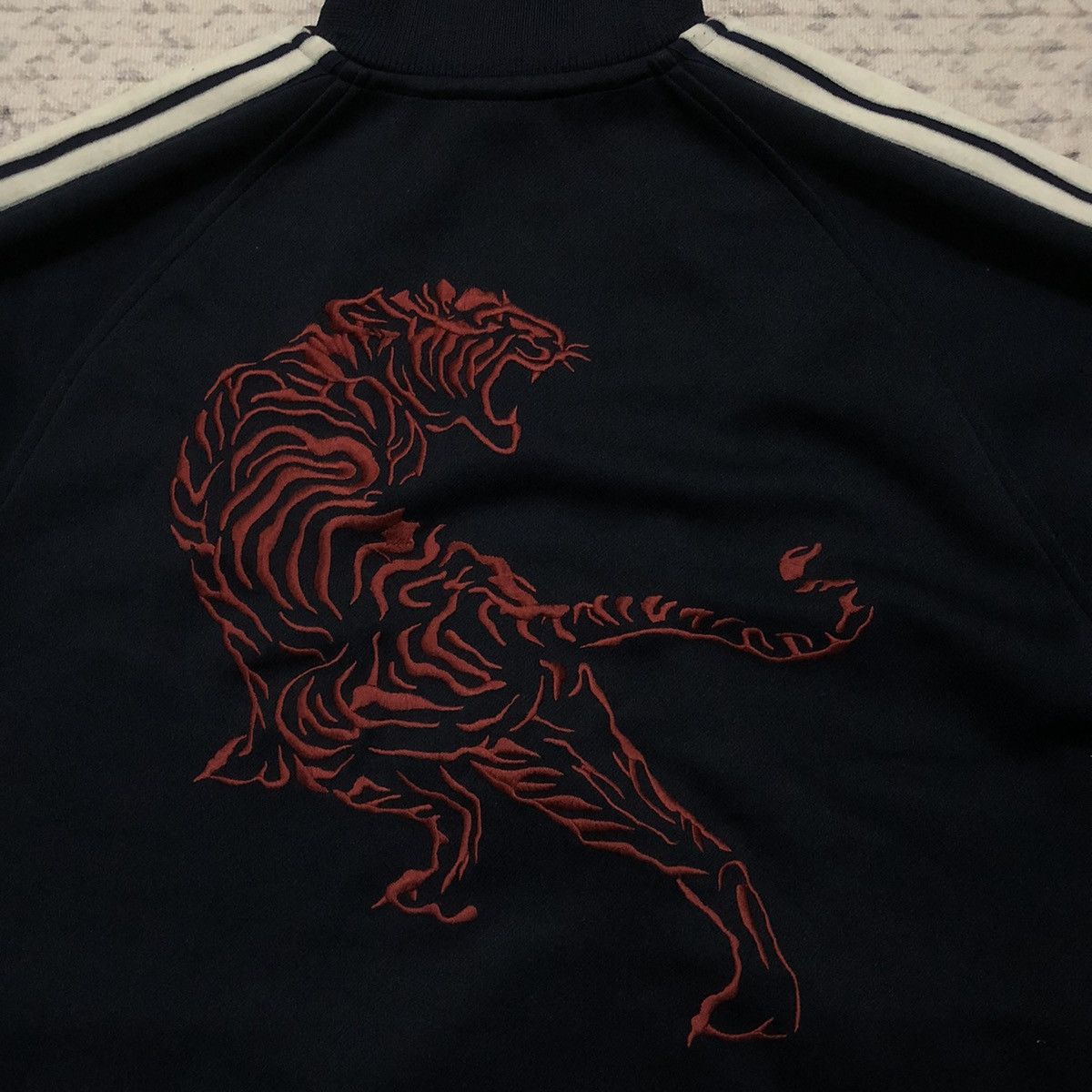 Asics × Japanese Brand × Onitsuka Tiger Rare Distressed Onitsuka Tiger Big Logo Tracktop Jacket Size US L / EU 52-54 / 3 - 8 Thumbnail