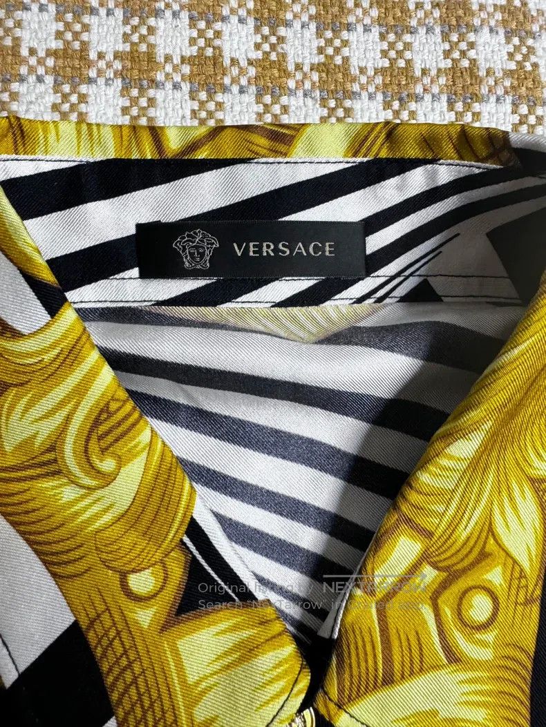 Versace Versace Black and white striped gold leaf shirt Size US XL / EU 56 / 4 - 3 Thumbnail