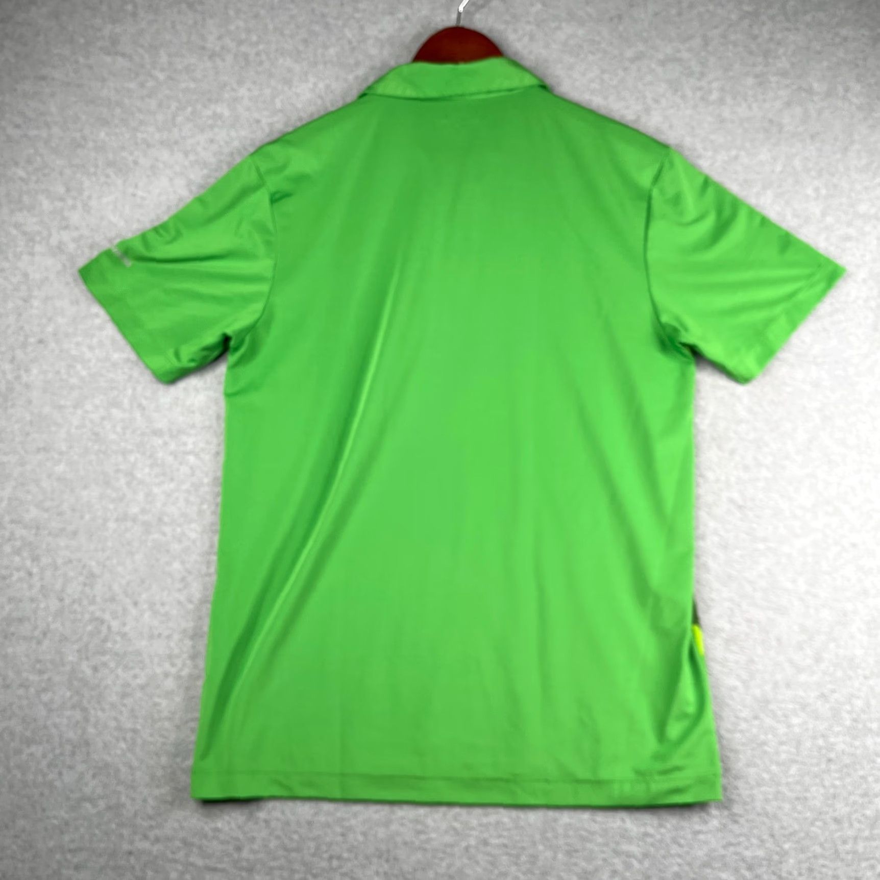 Vintage Columbia Polo Shirt Medium Green Digital Camouflage Performance Stretch Men Polo Shirt Short Sleeve Collared Button Closure Regular Fit Golf Size US M / EU 48-50 / 2 - 5 Thumbnail