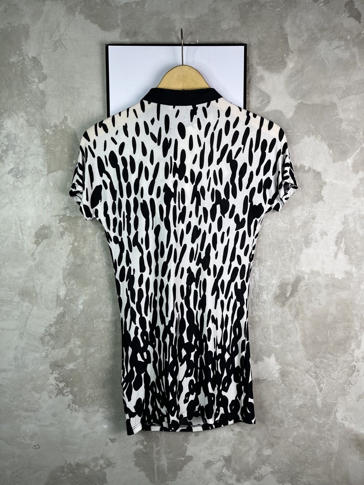 Max Mara Max Mara Wrap Silk Luxury Blouse Animal Pattern Size S / US 4 / IT 40 - 6 Thumbnail