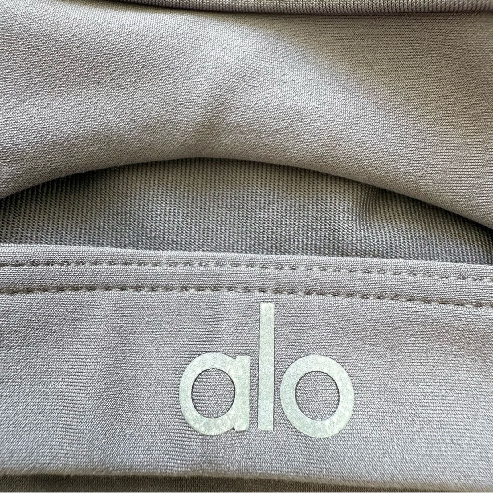 Alo Yoga ALO Yoga women sport bra size S Size ONE SIZE - 4 Thumbnail
