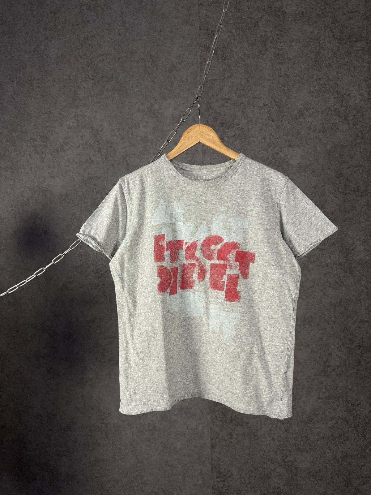 Diesel Diesel vintage designer center logo tee Size US S / EU 44-46 / 1 - 1 Thumbnail