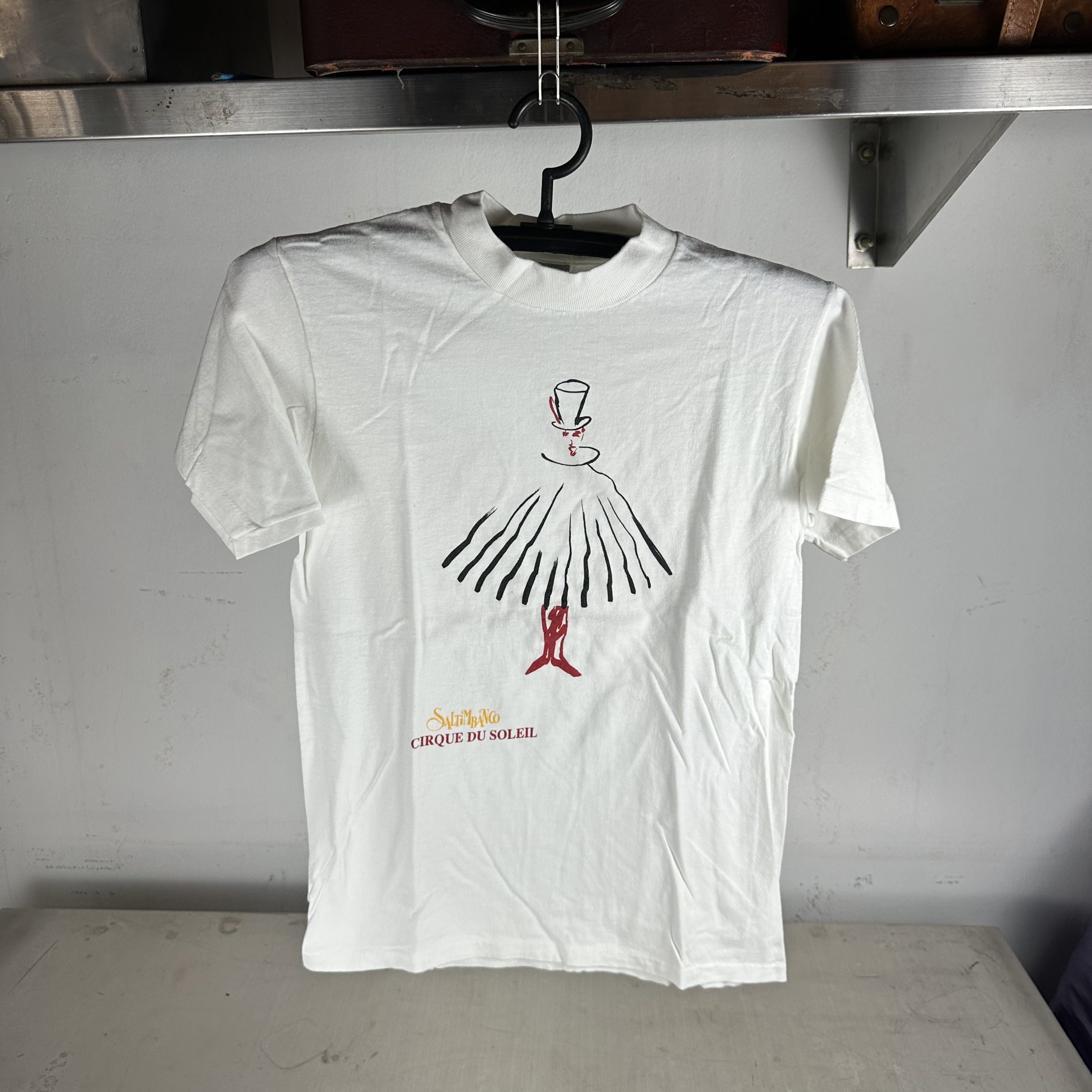 Vintage Vintage 90s Saltimbanco Cirque Du Soleil Graphic T-shirt Size US S / EU 44-46 / 1 - 1 Thumbnail