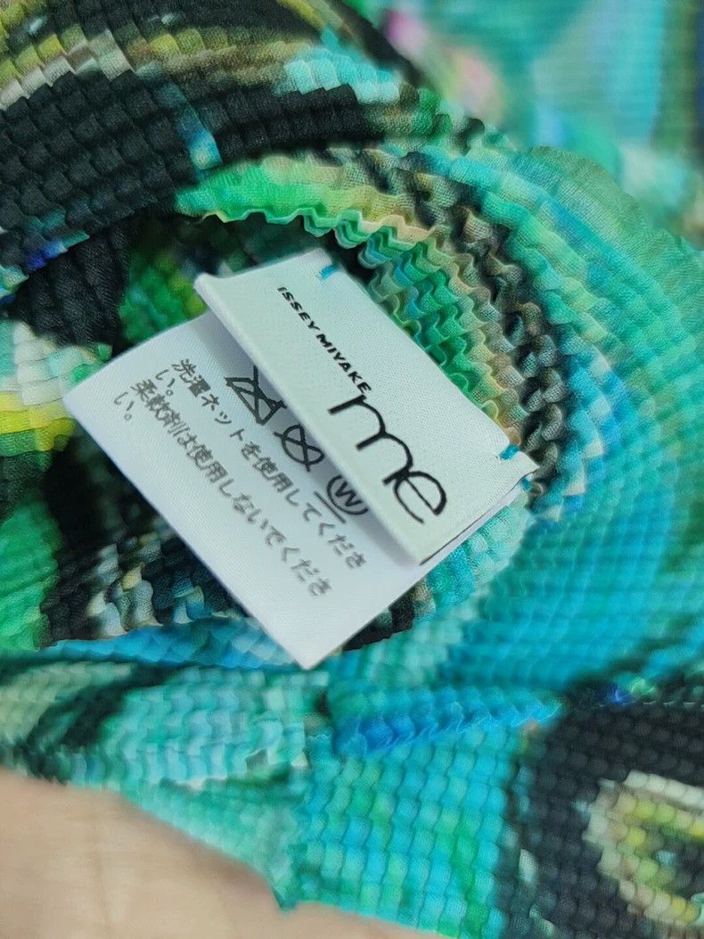 Issey Miyake Issey Miyake size:one size Green chimney-neck short-sleeve Size XS / US 0-2 / IT 36-38 - 4 Thumbnail
