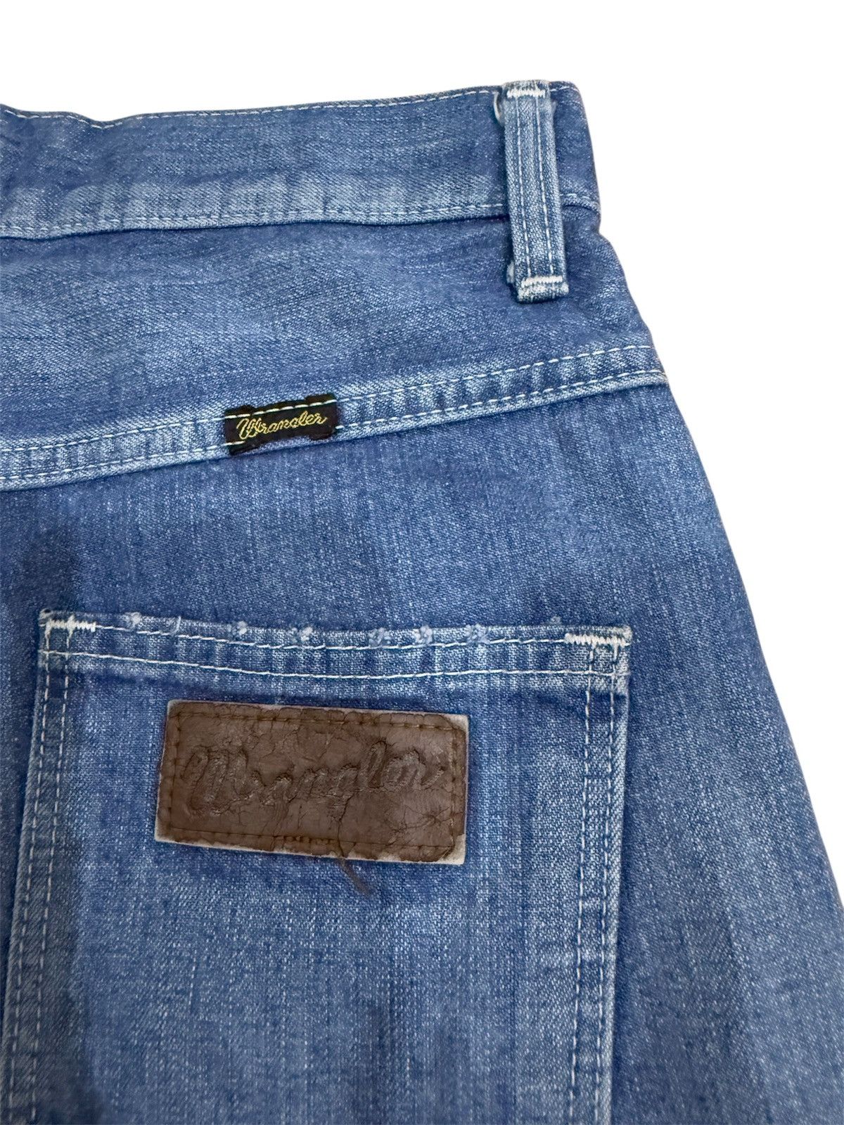 Wrangler WRANGLER SENSE OF PLACE DISTRESSED STYLE JEANS Size 29" - 8 Thumbnail