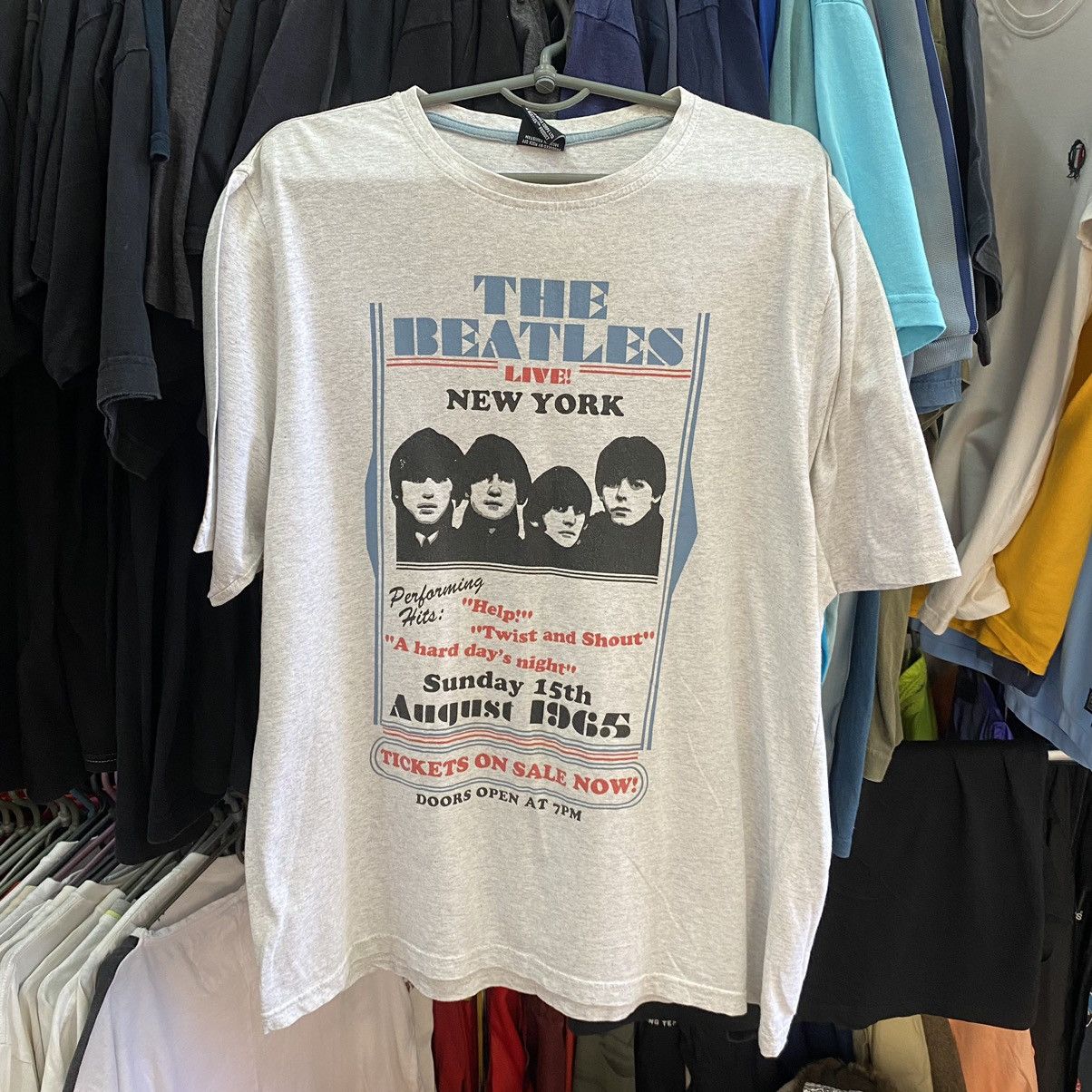 Band Tees Vintage The Beatles 2012 Big Logo Rock band tee Size US L / EU 52-54 / 3 - 1 Thumbnail