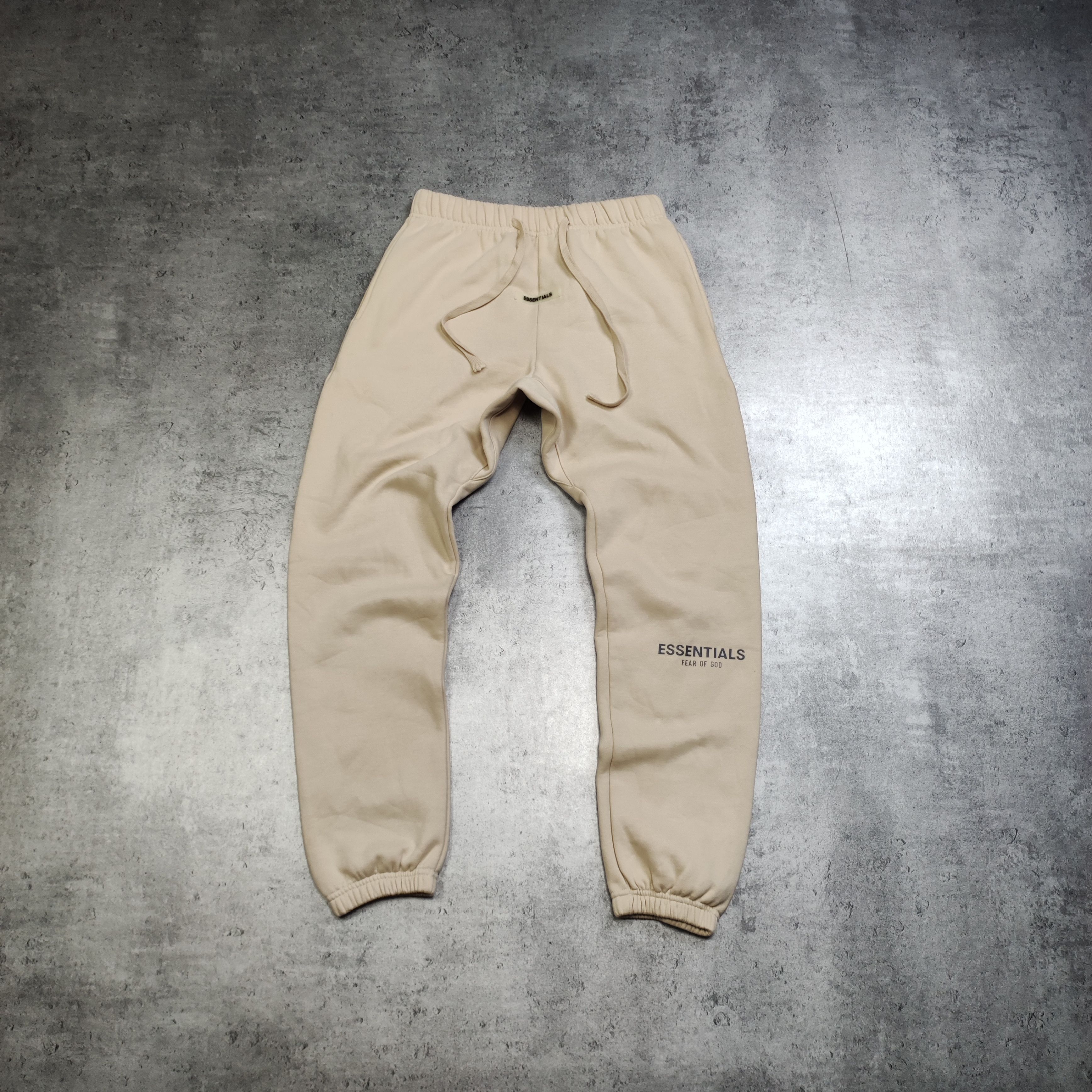 Essentials FOG Fear Of God Essentuals Beige Logo Sweapants Size US 30 / EU 46 - 1 Thumbnail