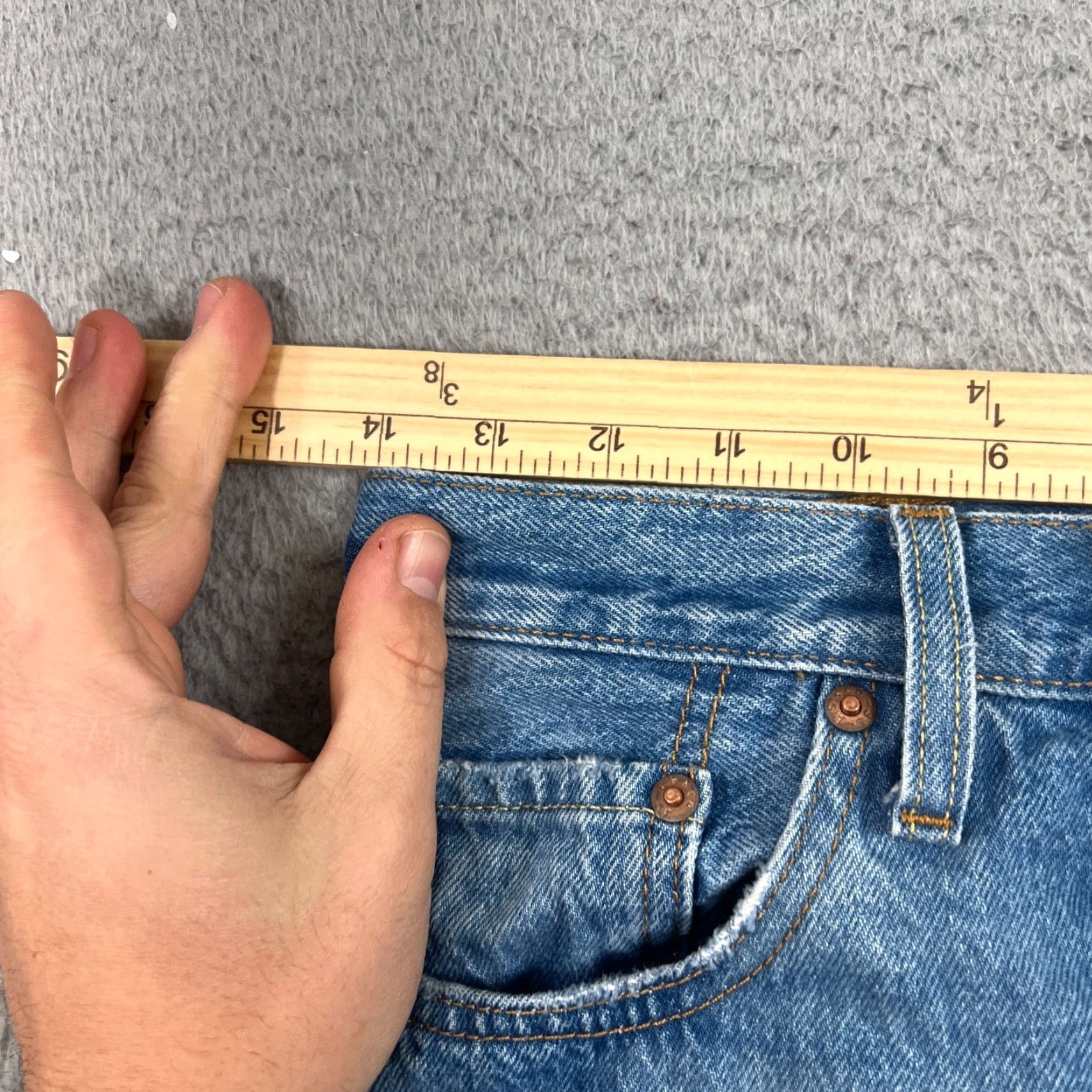 Levi's VINTAGE Levis 501 Jeans Womens 26x28 Blue Denim Button Fly Logo Patch Regular Fit Straight 5-Pocket Classic City USA Size 26" / US 2 / IT 38 - 5 Thumbnail