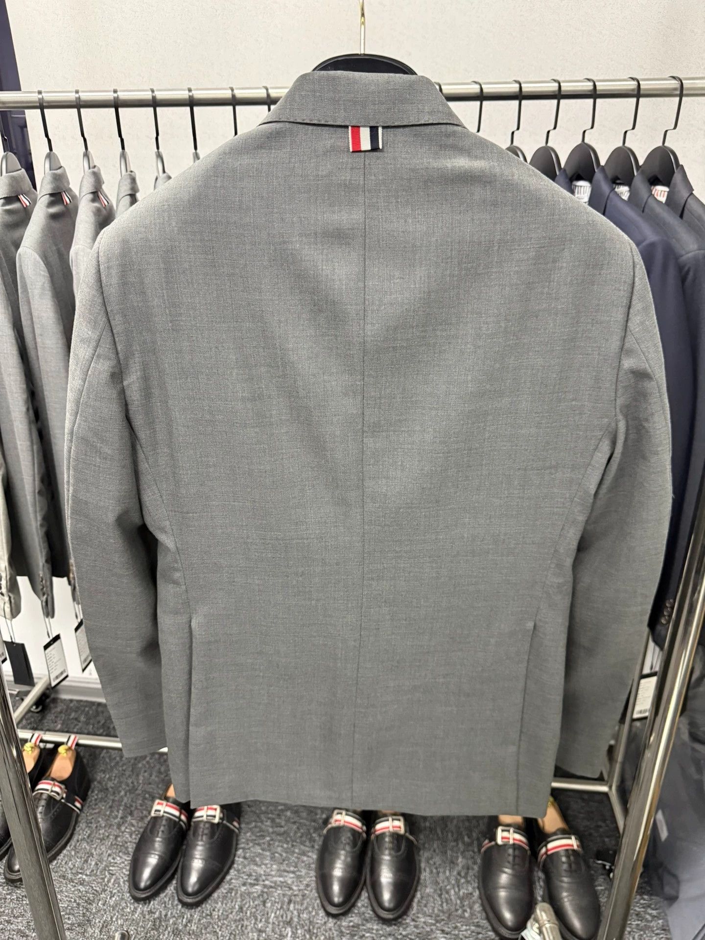 Thom Browne Thom Browne Classic Wool Blazer Mid Gray Size 2 Size US M / EU 48-50 / 2 - 2 Thumbnail