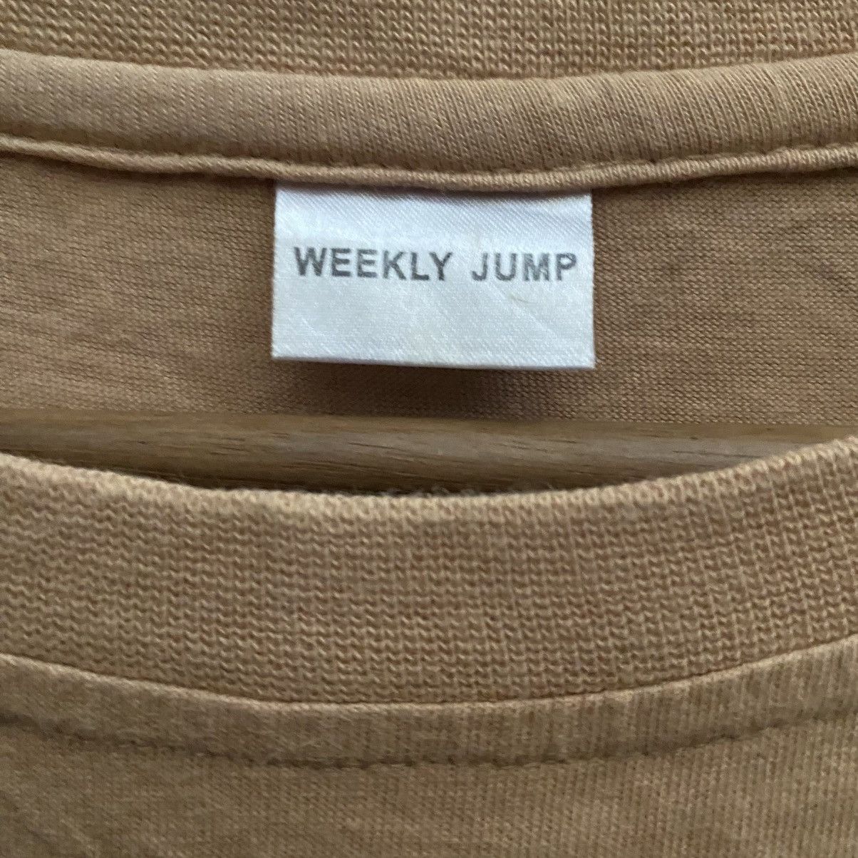 Anime VINTAGE WEEKLY JUMP ONE PIECE ASL MARINEFORD ARC Size US M / EU 48-50 / 2 - 3 Thumbnail