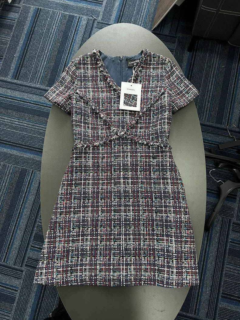 Chanel Chanel Short Sleeve Dress Size 36- DMC Size US 36 / EU 52 - 1 Thumbnail