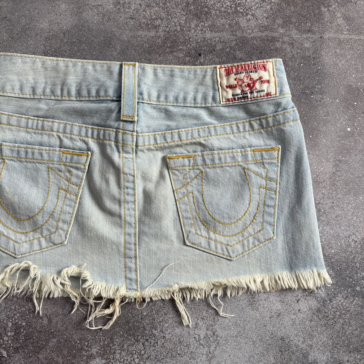 True Religion True Religion Y2K Distressed Denim Sexy Mini Skirt Size 27" / US 4 / IT 40 - 5 Thumbnail