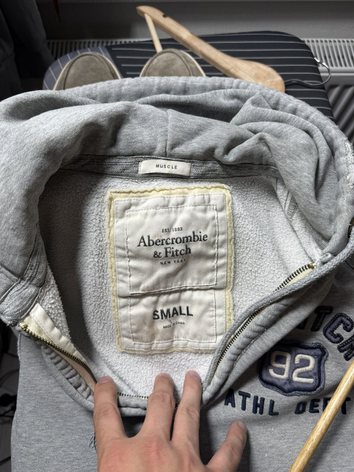 Abercrombie & Fitch Vintage Abercrombie & Fitch Distressed Zip Hoodie Y2K Grey Size US S / EU 44-46 / 1 - 19 Thumbnail
