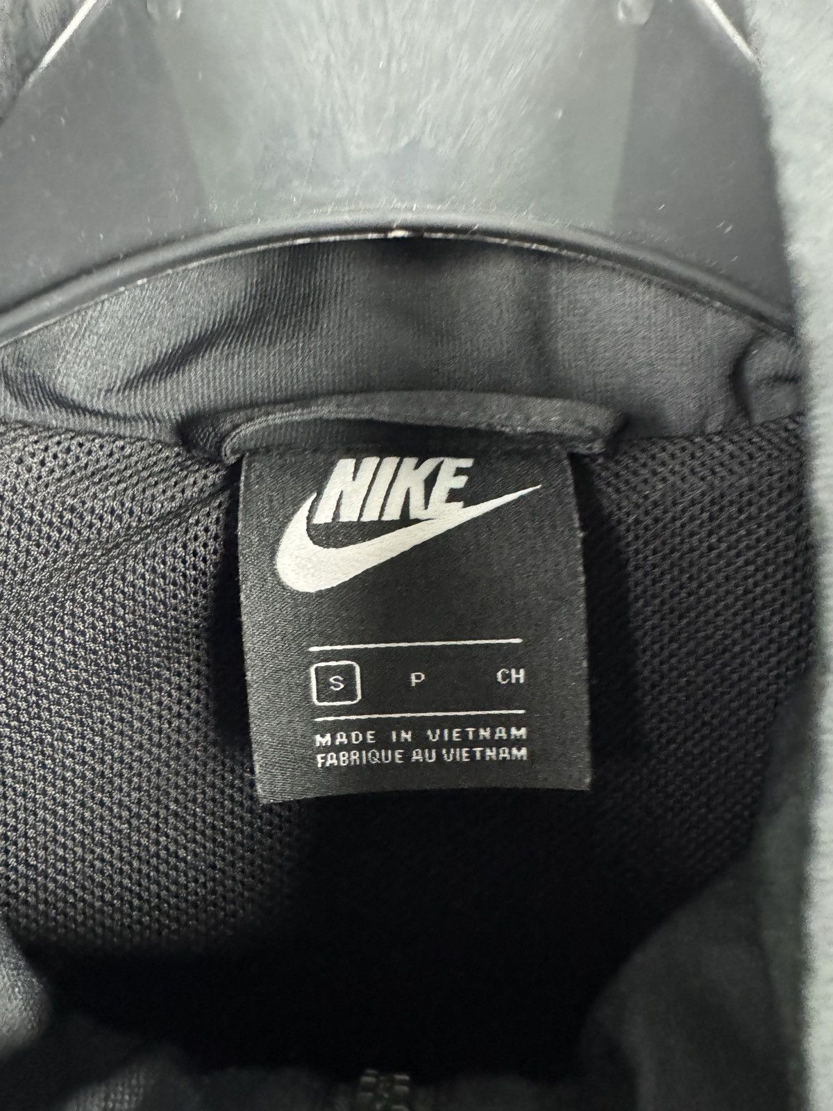 Nike Men’s Nike Light Wind Jacket Black Streetwear Size Small Size US S / EU 44-46 / 1 - 6 Thumbnail