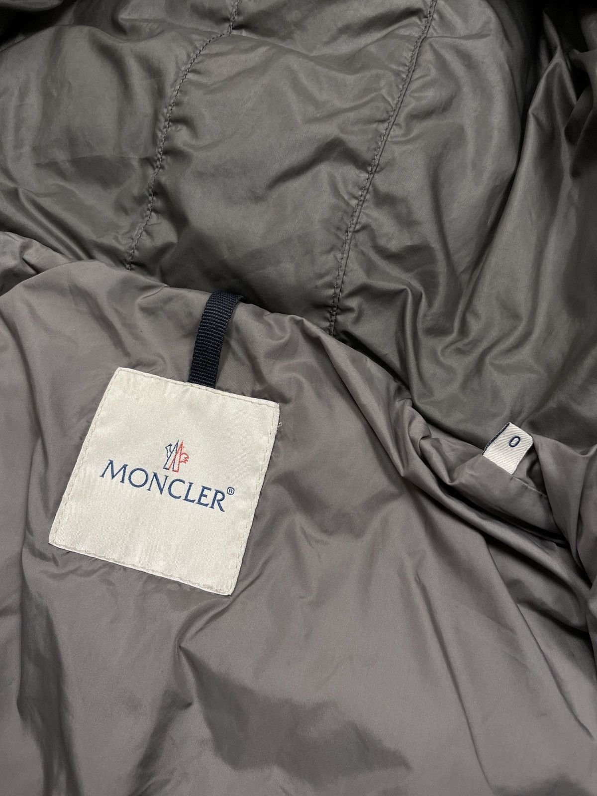 Moncler Vintage Moncler Down Jacket Real Fur Hood Women Size S / US 4 / IT 40 - 14 Thumbnail