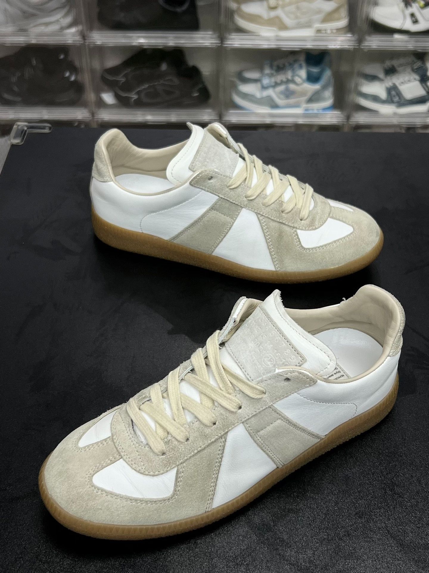 Maison Margiela Maison Margiela White Lowtop Sneakers us_7 Women Size US 7 / IT 37 - 1 Thumbnail