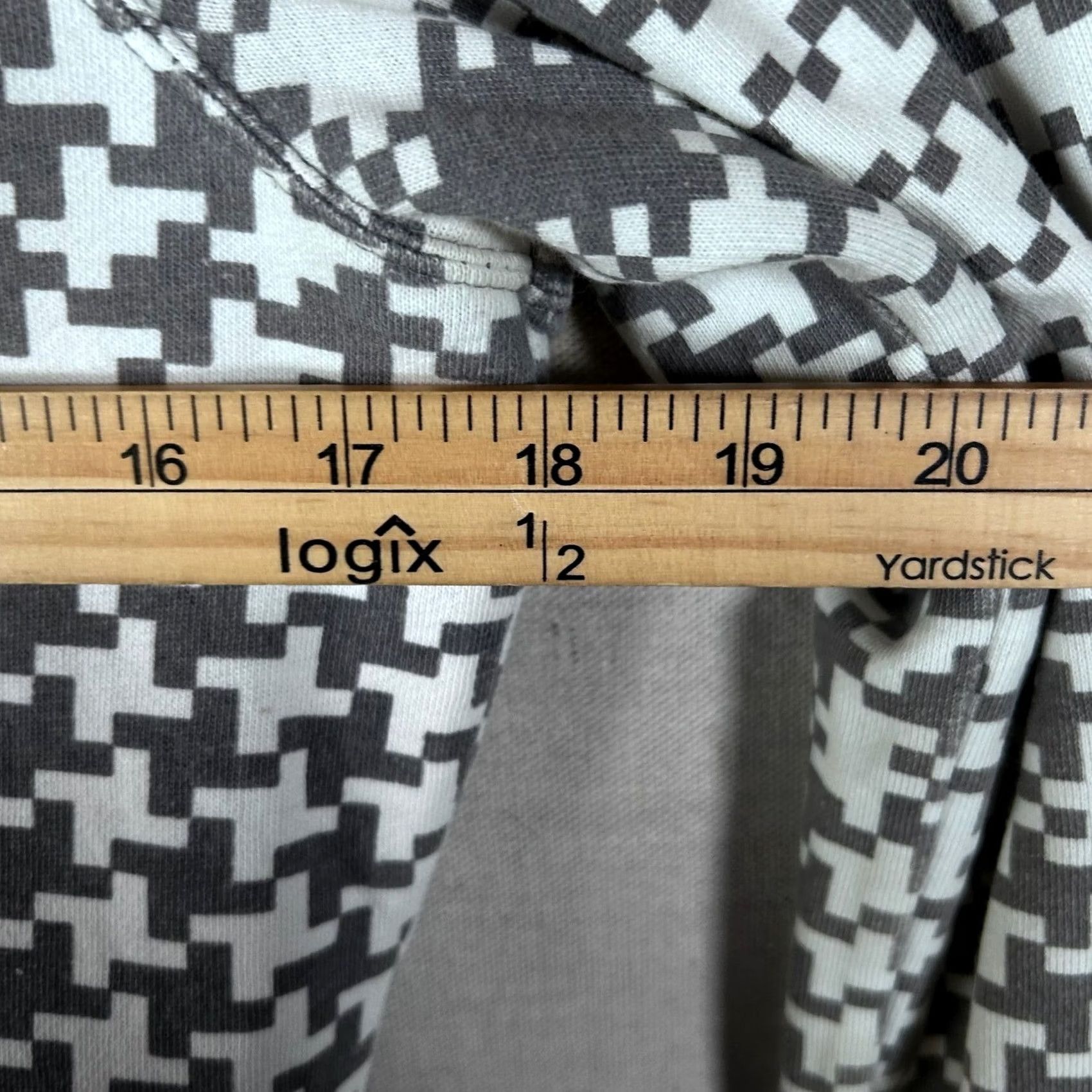 Vintage Roxy Hoodie Full Zip Houndstooth Sherpa Lined Grey White Vintage Y2K ST Small Womens Size S / US 4 / IT 40 - 4 Thumbnail