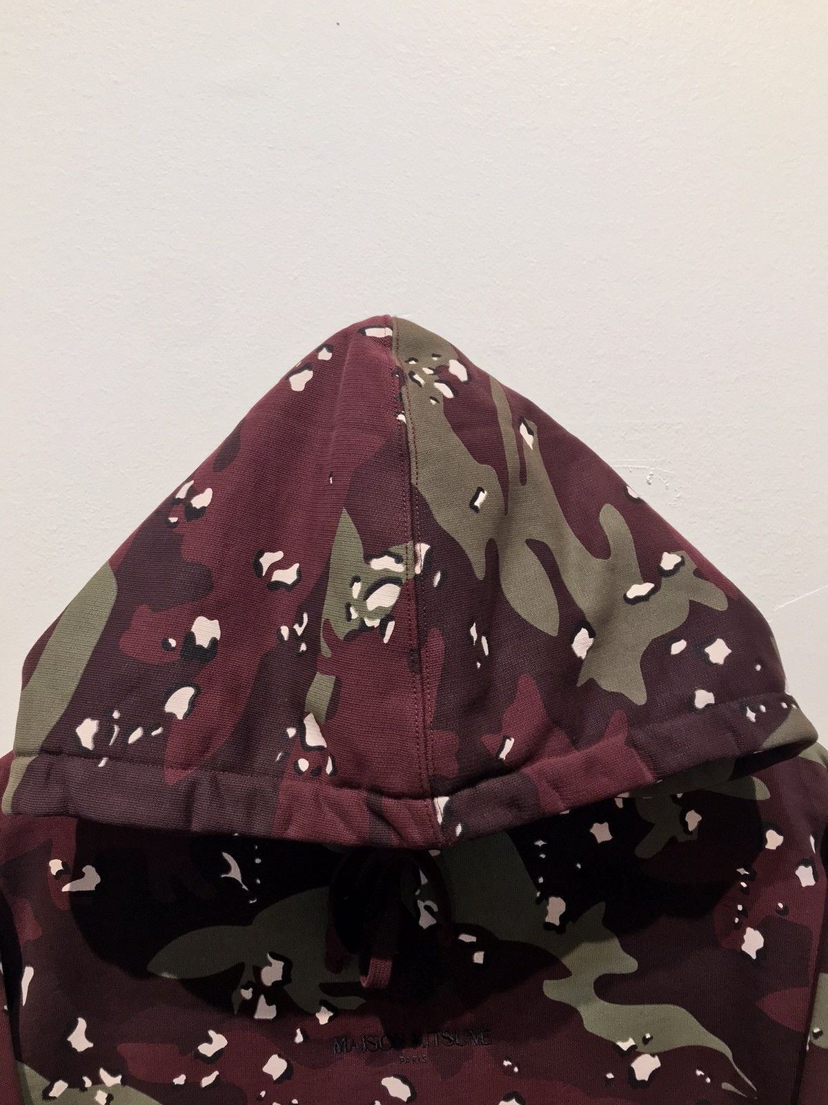 Maison Kitsune Maison kitsune red fox camo japan Paris streetwear designer Size US M / EU 48-50 / 2 - 5 Thumbnail