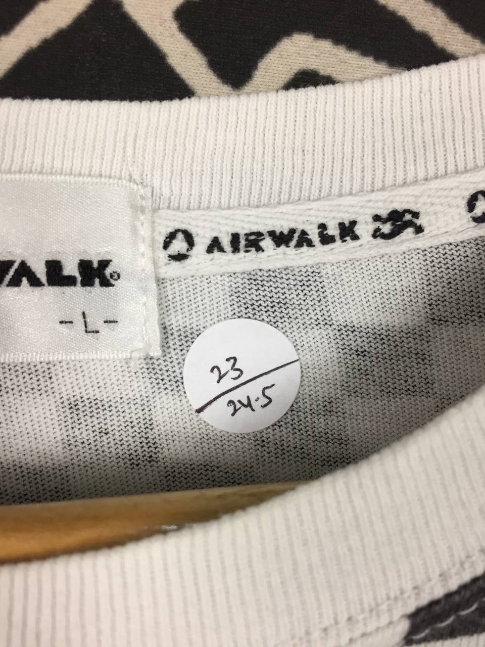 Airwalk Vtg Airwalk Skateboard Classic Checker All Over Print Tee Size US L / EU 52-54 / 3 - 10 Thumbnail