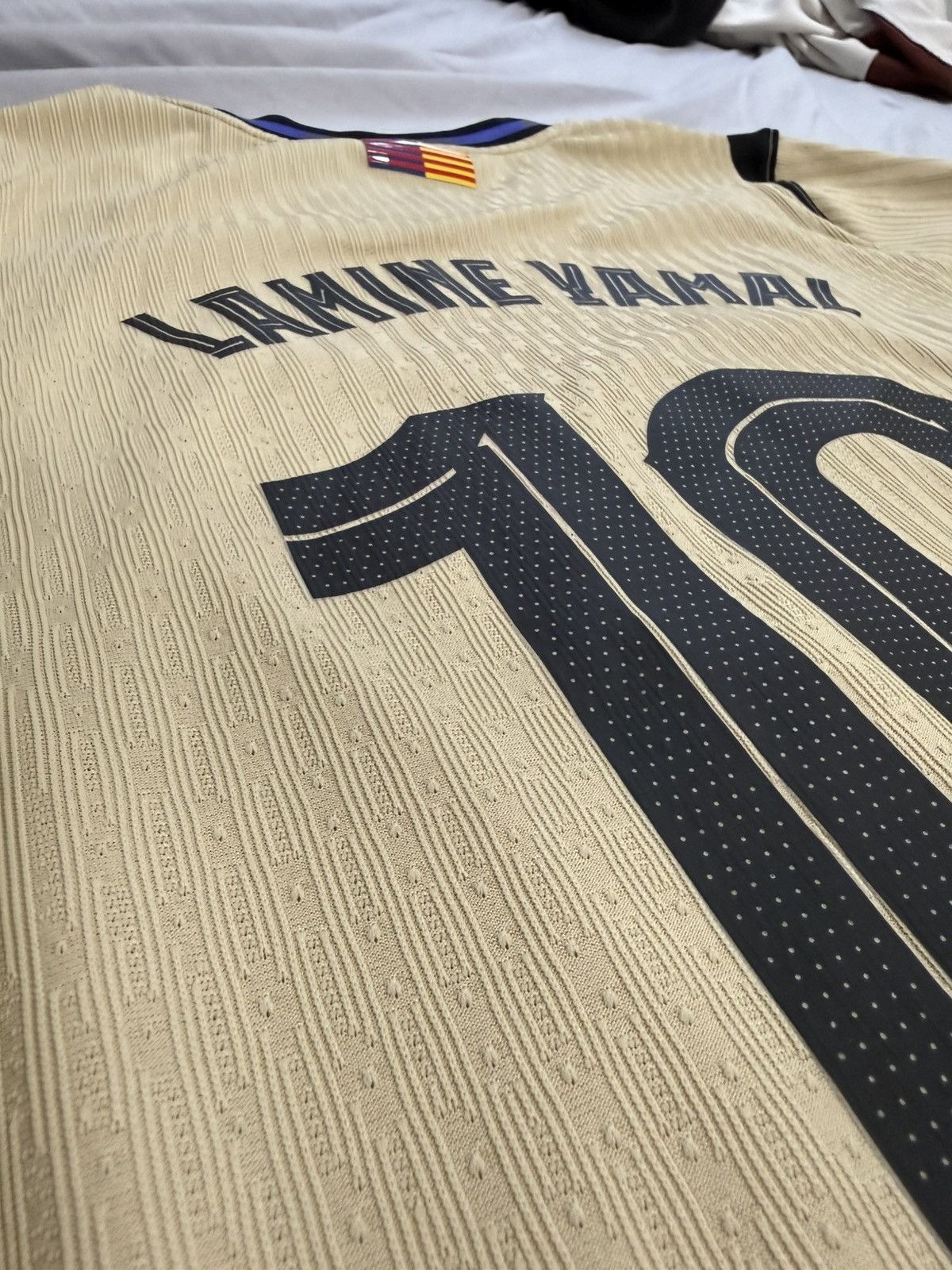 Other FC Barcelona Away Lamine Yamal Jersey 25/26 Player Version Size US XS / EU 42 / 0 - 6 Thumbnail