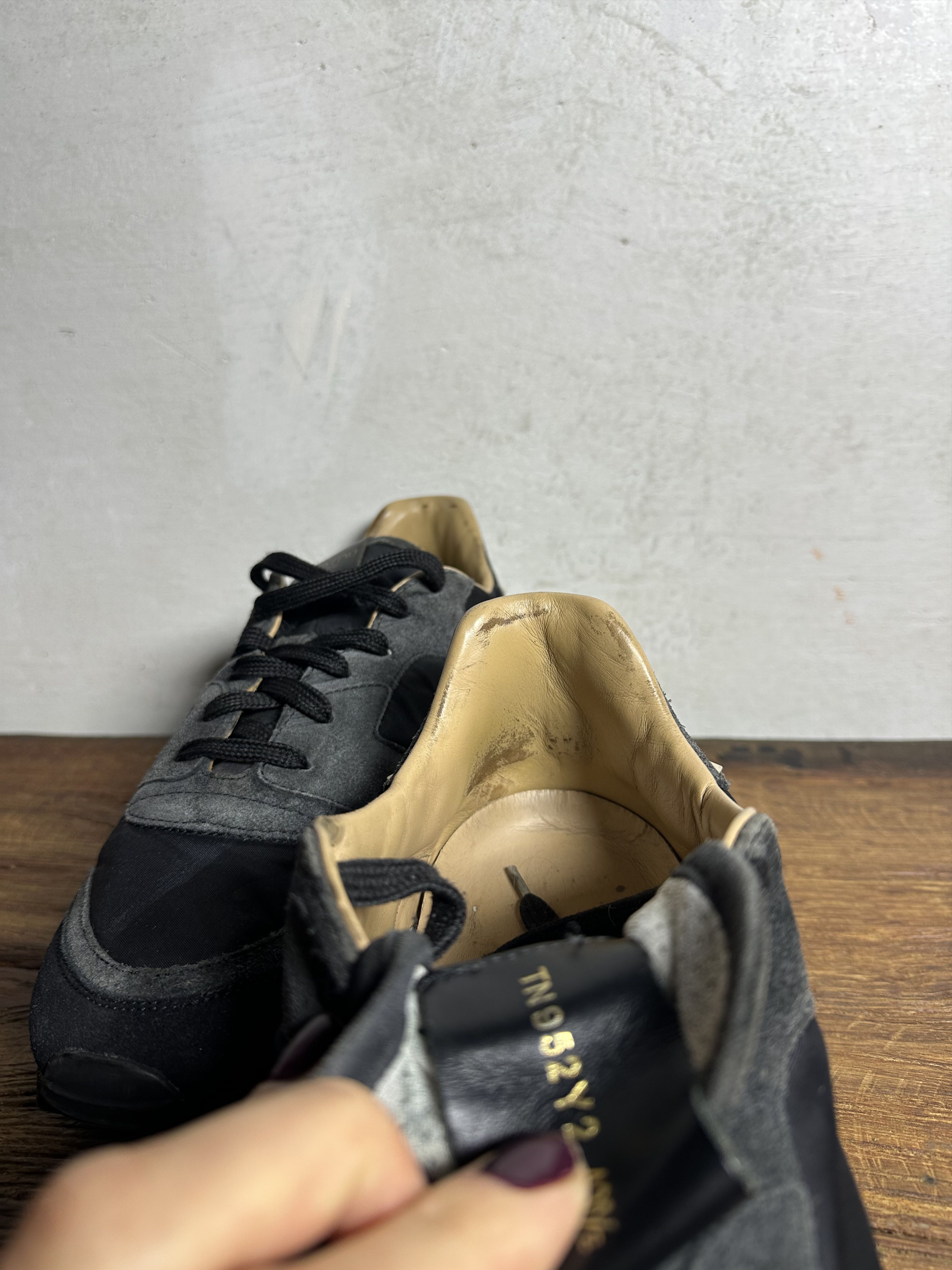Valentino Valentino Garavani Suede-trim Soul Rockstud sneakers Size US 10 / EU 43 - 18 Thumbnail