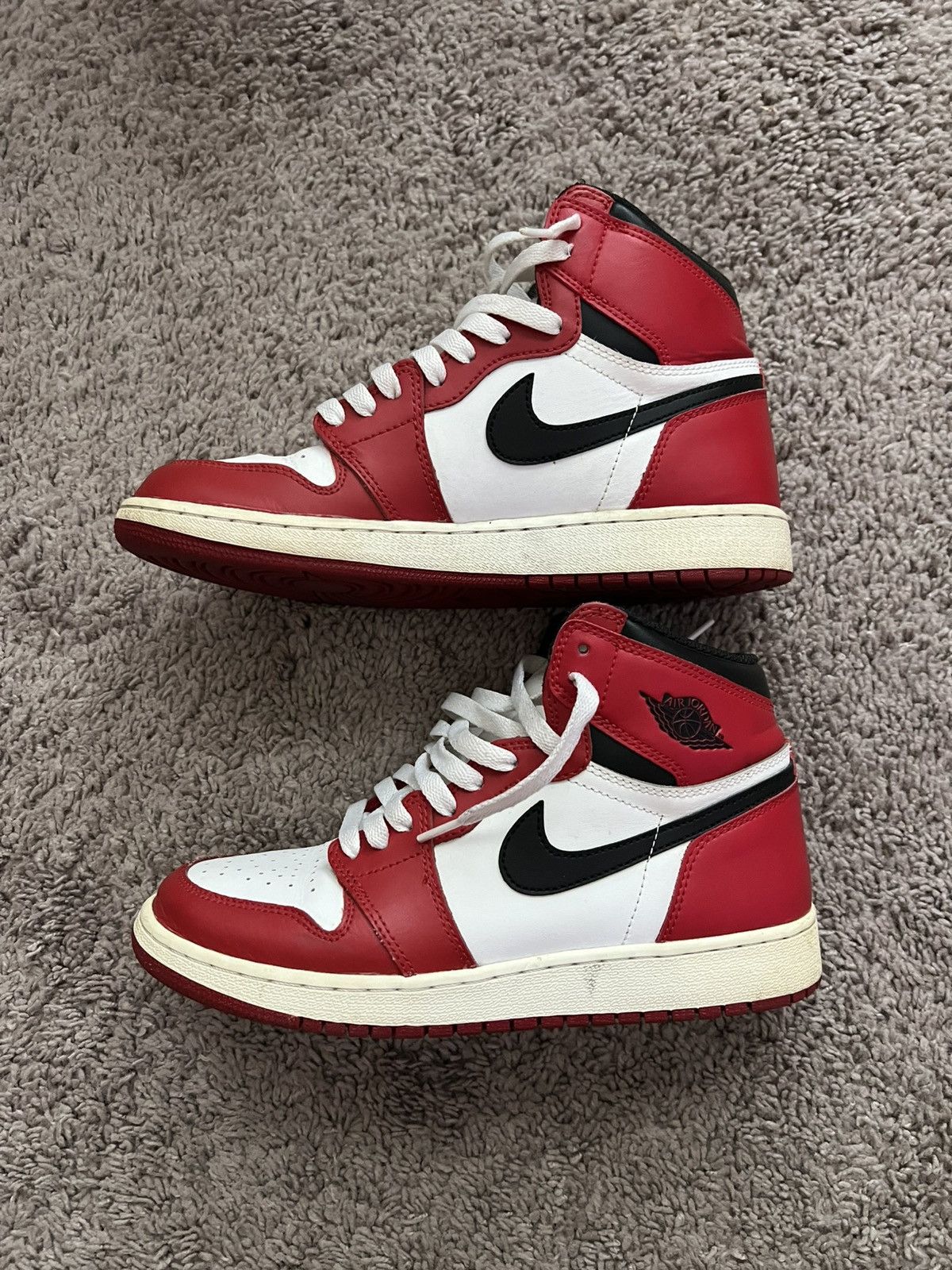 Jordan Brand Air Jordan 1 Retro High OG Chicago 2015 6.5Y Size US 6.5 / EU 39-40 - 4 Thumbnail