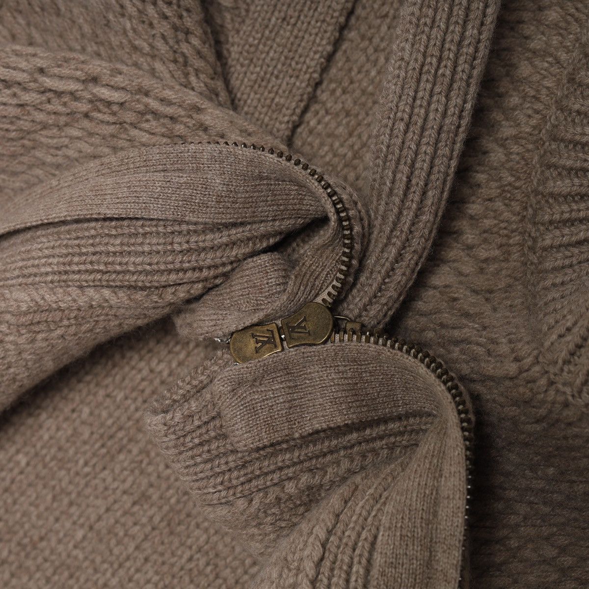 Louis Vuitton Louis Vuitton Wool Zip Tank Sweater Knit Cable Vest Size M / US 6-8 / IT 42-44 - 9 Thumbnail