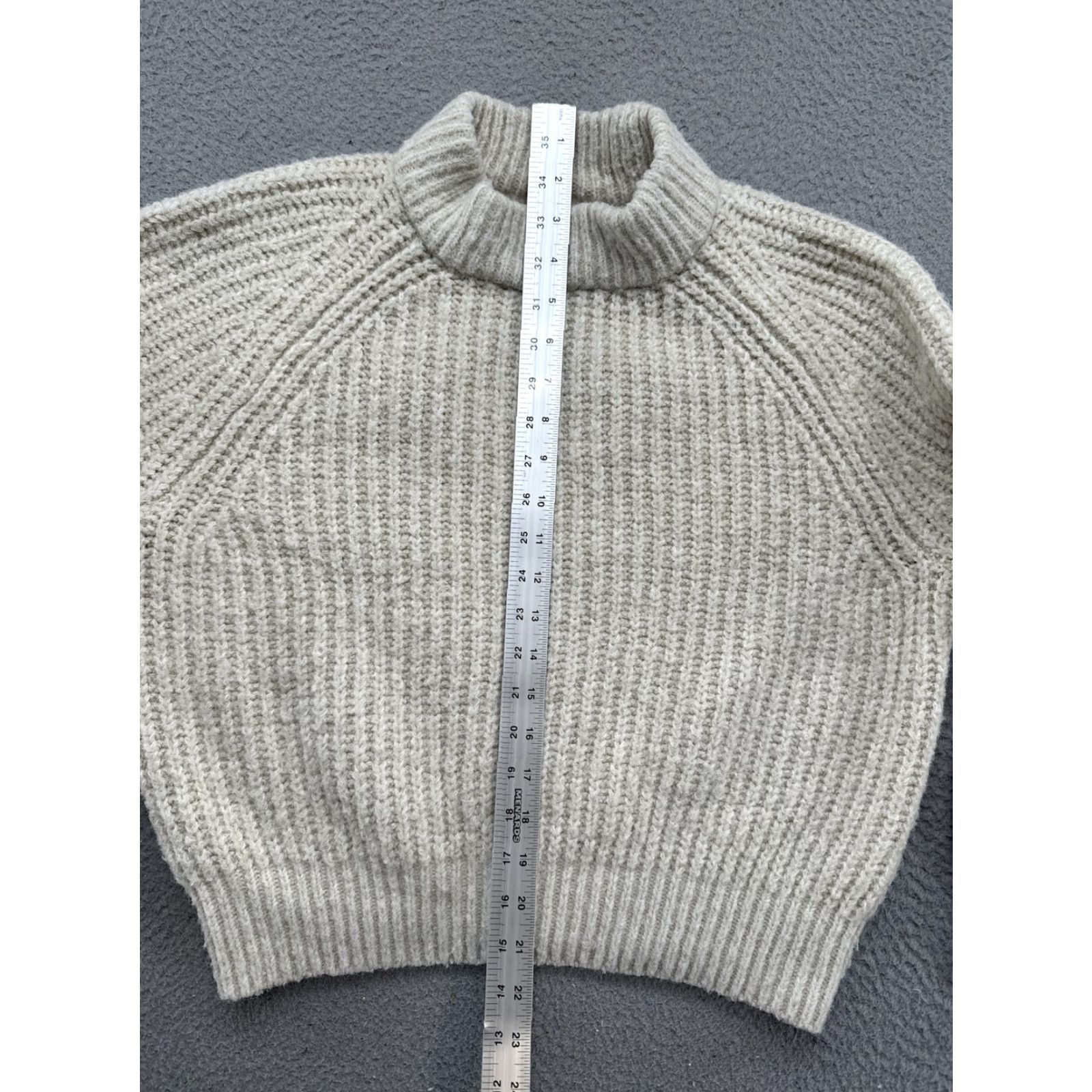 Vintage Universal Thread Sweater Women’s Chunky Knit Recycled Polyester Size M Beige Pullover Long Sleeve Casual Womens Retro University Theme 90s Size M / US 6-8 / IT 42-44 - 6 Thumbnail
