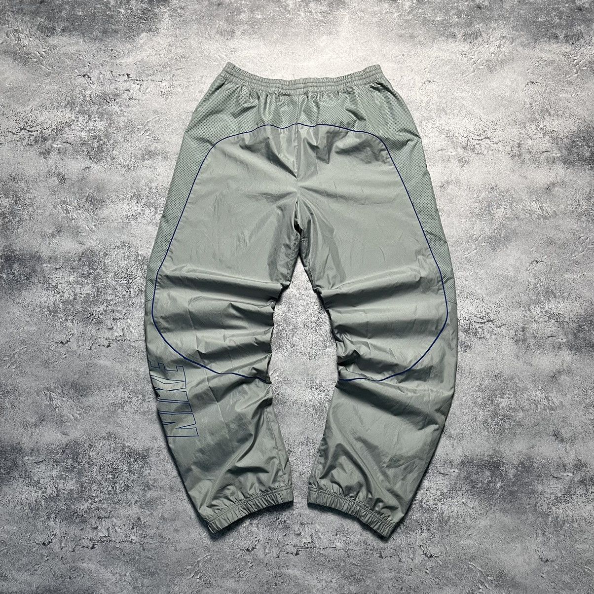 Nike Nike Nylon Track Pants Swoosh Y2K Streetwear Baggy Drill ACG Size US 34 / EU 50 - 14 Thumbnail
