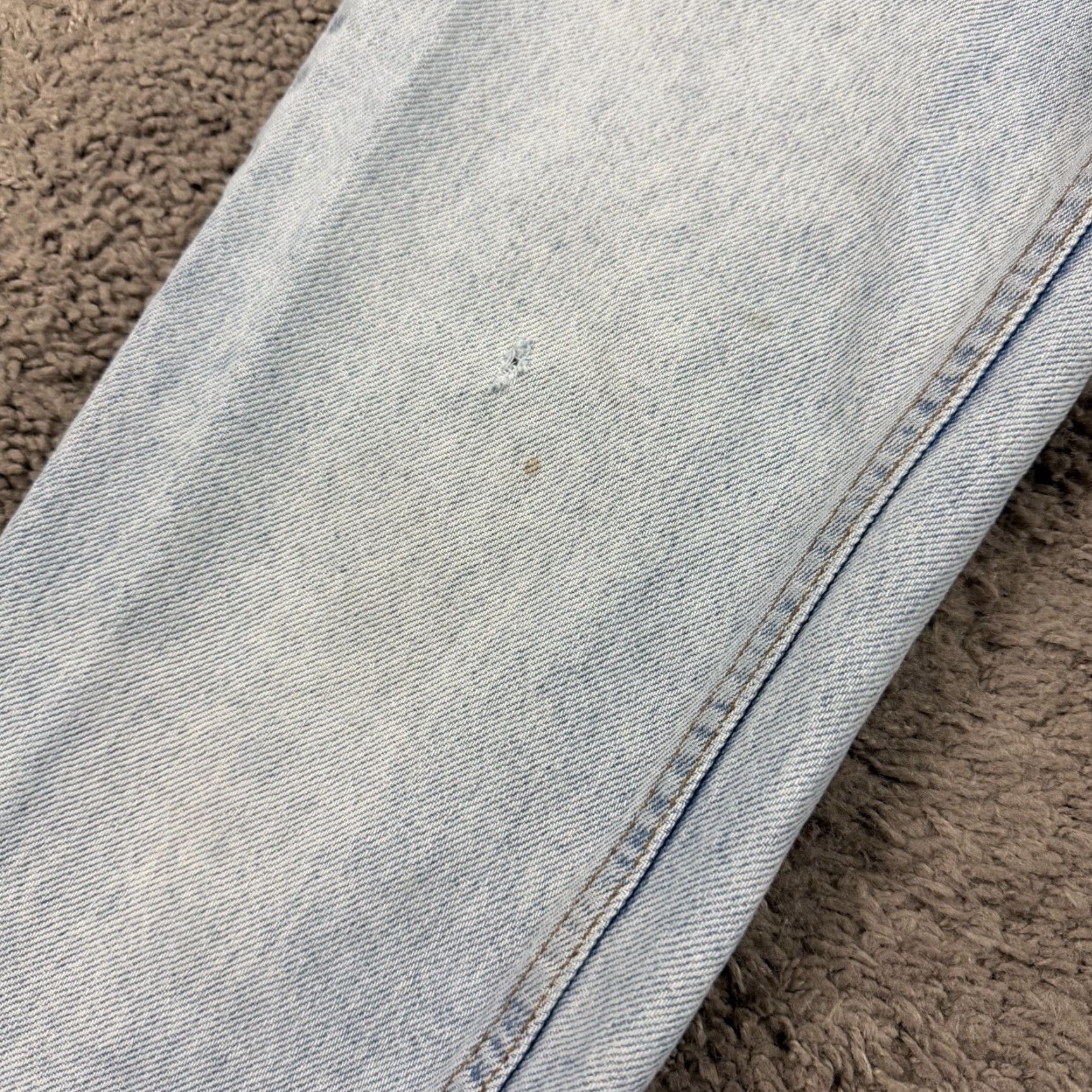 Levi's VINTAGE Levi's Jeans Womens 24 Tapered Orange Tab Light Wash 80s/90s USA 24x30 Jeans Women 90s 80s Size 42" / US 20 - 2 Thumbnail