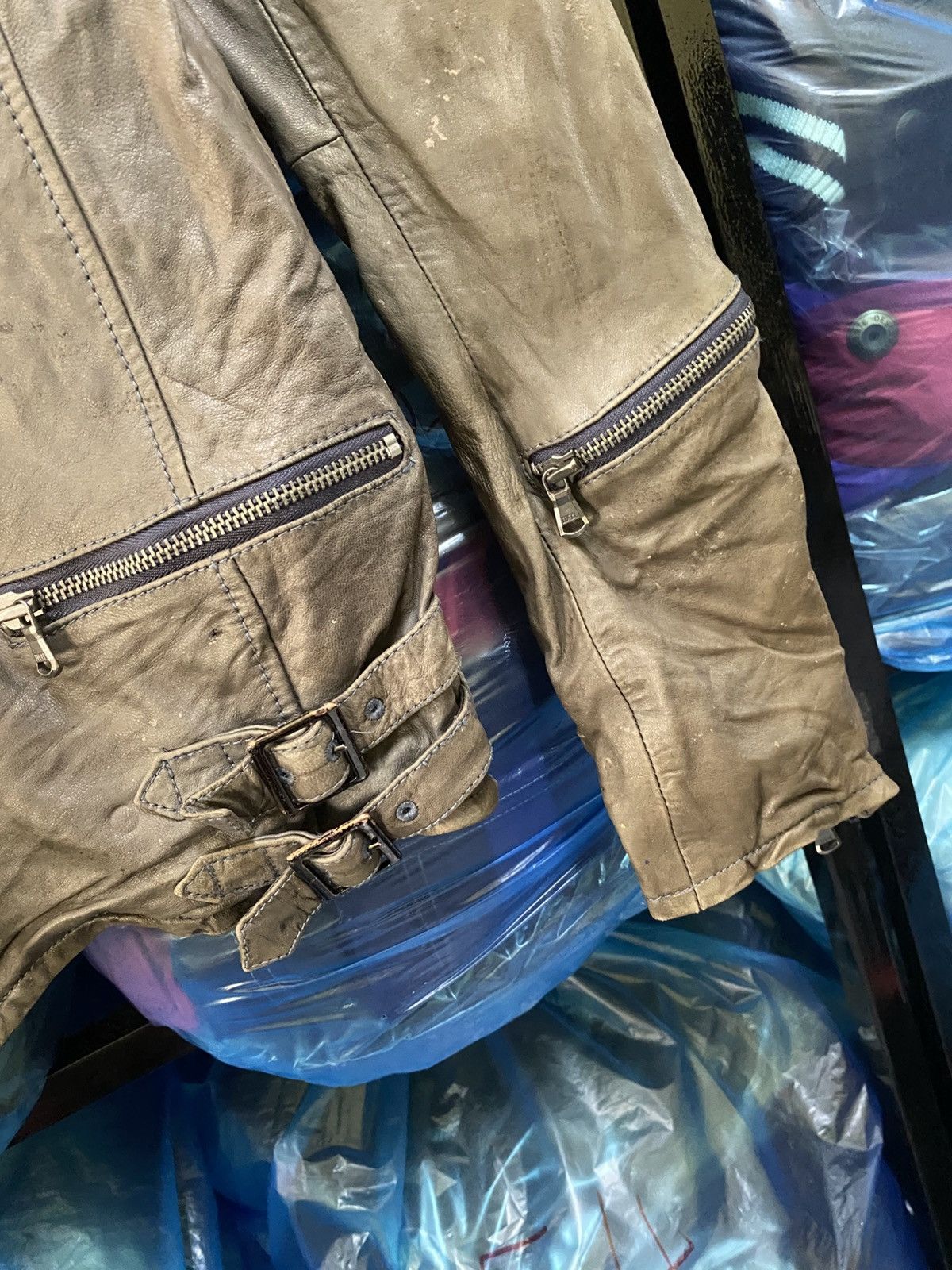 AZ by junhashimoto AZ Distressed Leather Moto Jacket Multiple Zippers Buckles Size US S / EU 44-46 / 1 - 6 Thumbnail