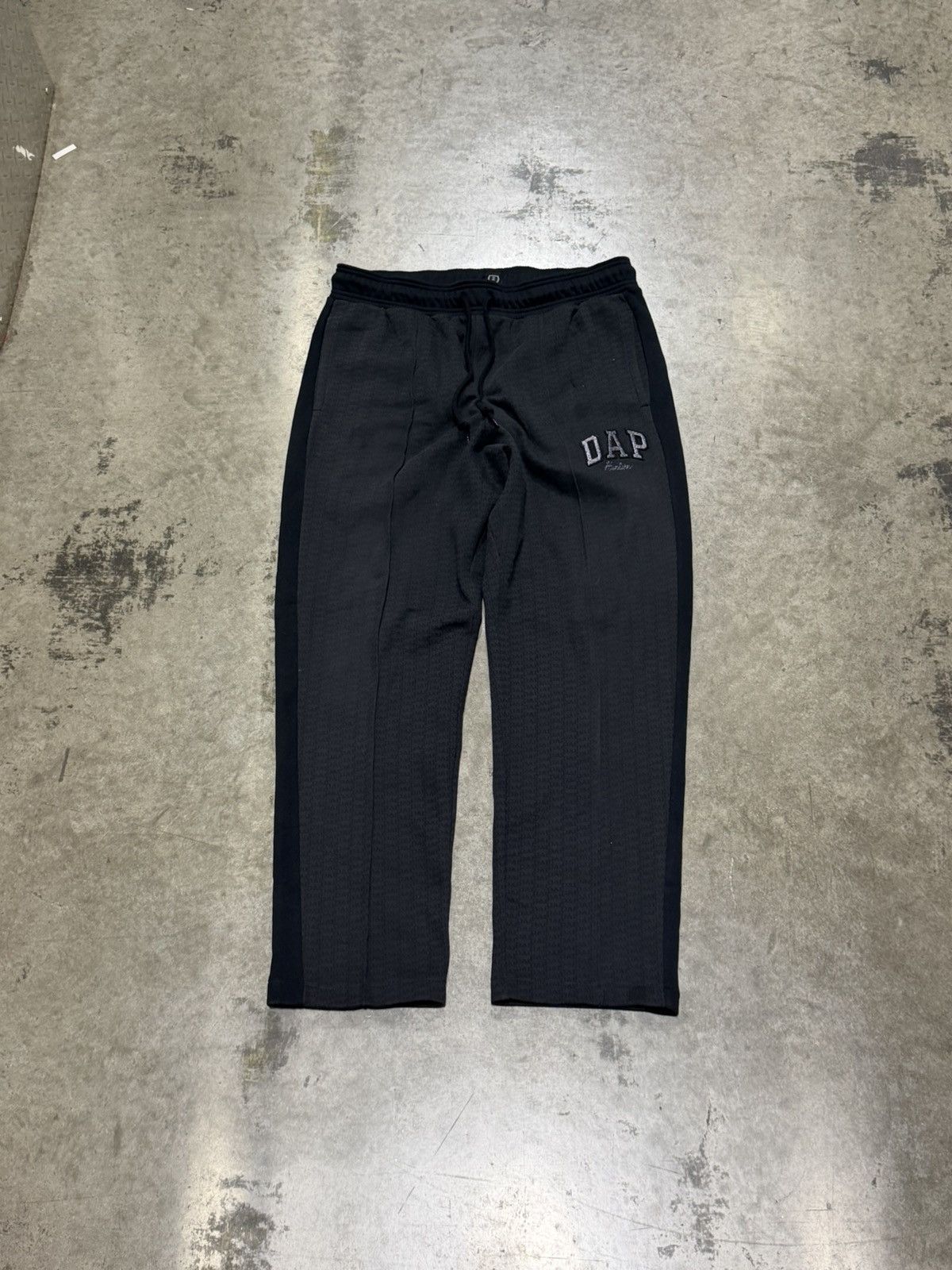 Dapper Dan × Gap Dapper Dan Gap Collab Sweat Pants Large Size US 36 / EU 52 - 1 Thumbnail
